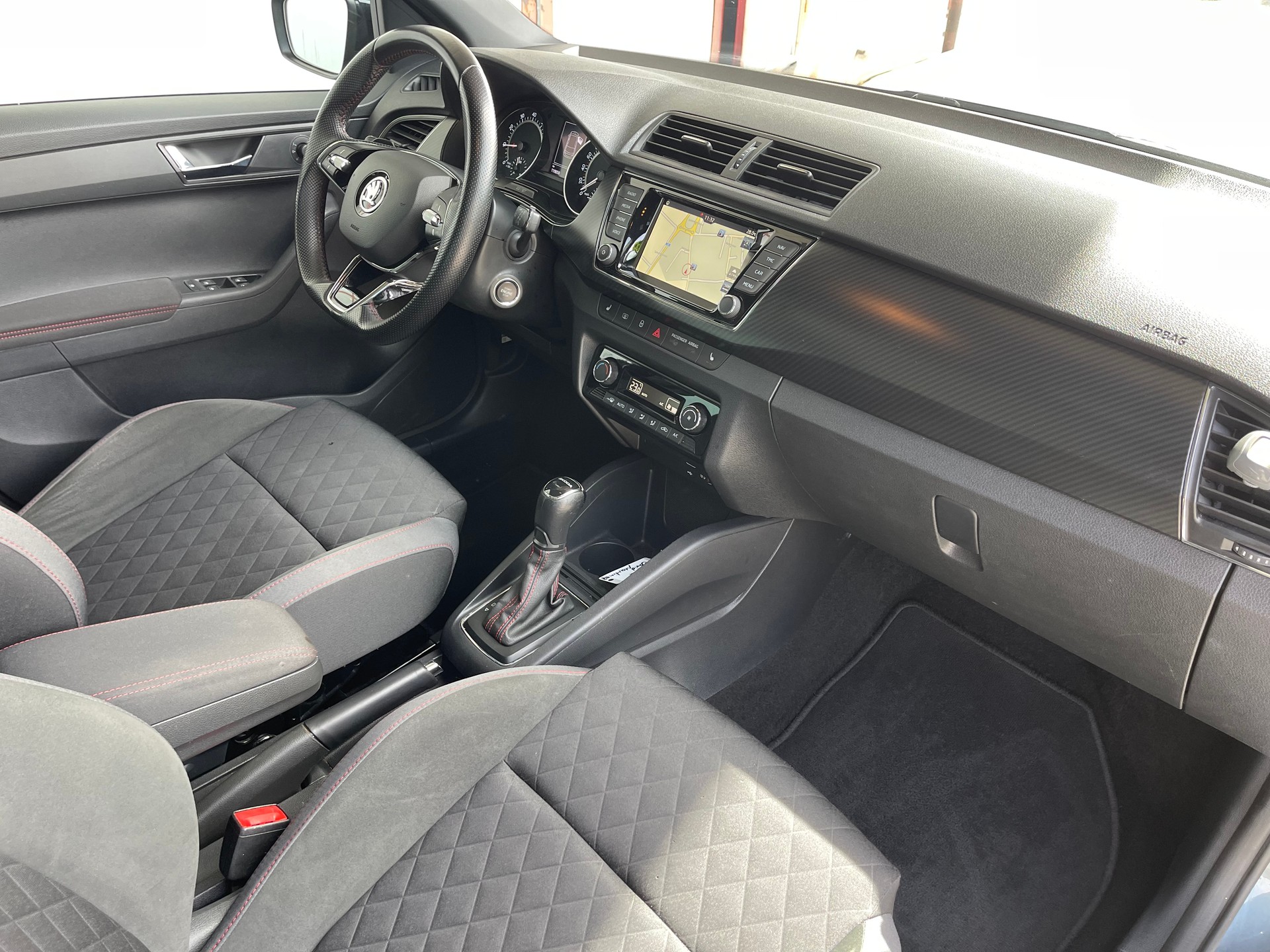 SKODA Fabia 1.0 TSI Monte Carlo DSG-image-13