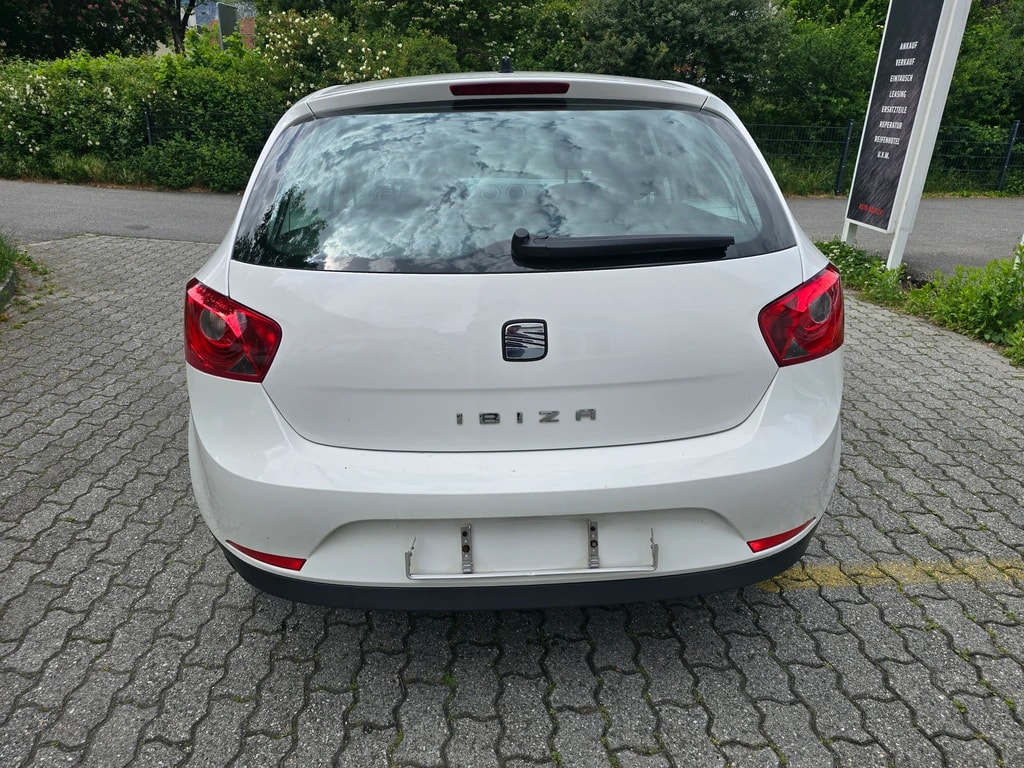 SEAT Ibiza 1.4 Style-image-1
