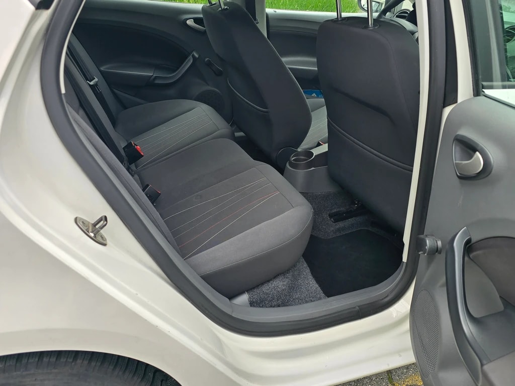 SEAT Ibiza 1.4 Style-image-8