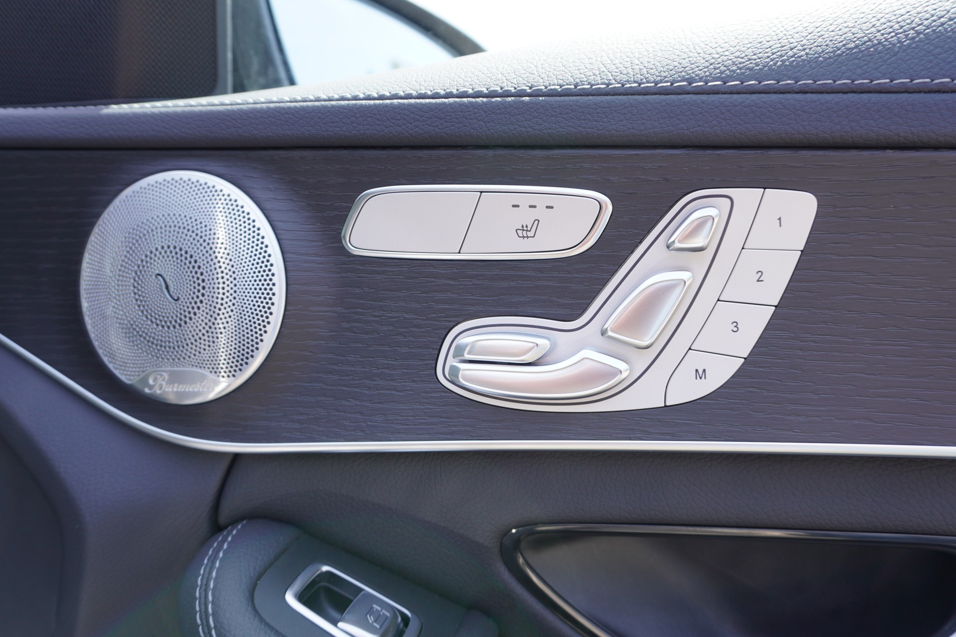 MERCEDES-BENZ C 220 d Swiss Star AMG Line 4M 9G-Tronic-image-14