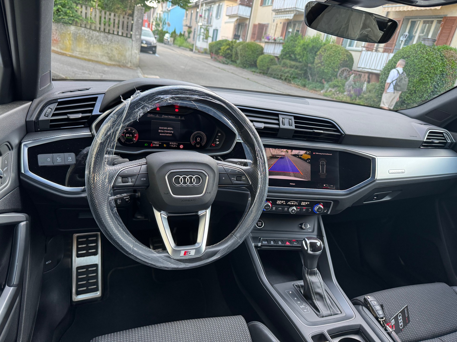 AUDI Q3 Sportback 40 TDI S line quattro S-tronic-image-5