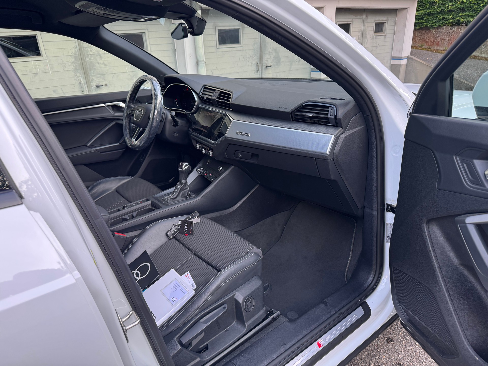 AUDI Q3 Sportback 40 TDI S line quattro S-tronic-image-14
