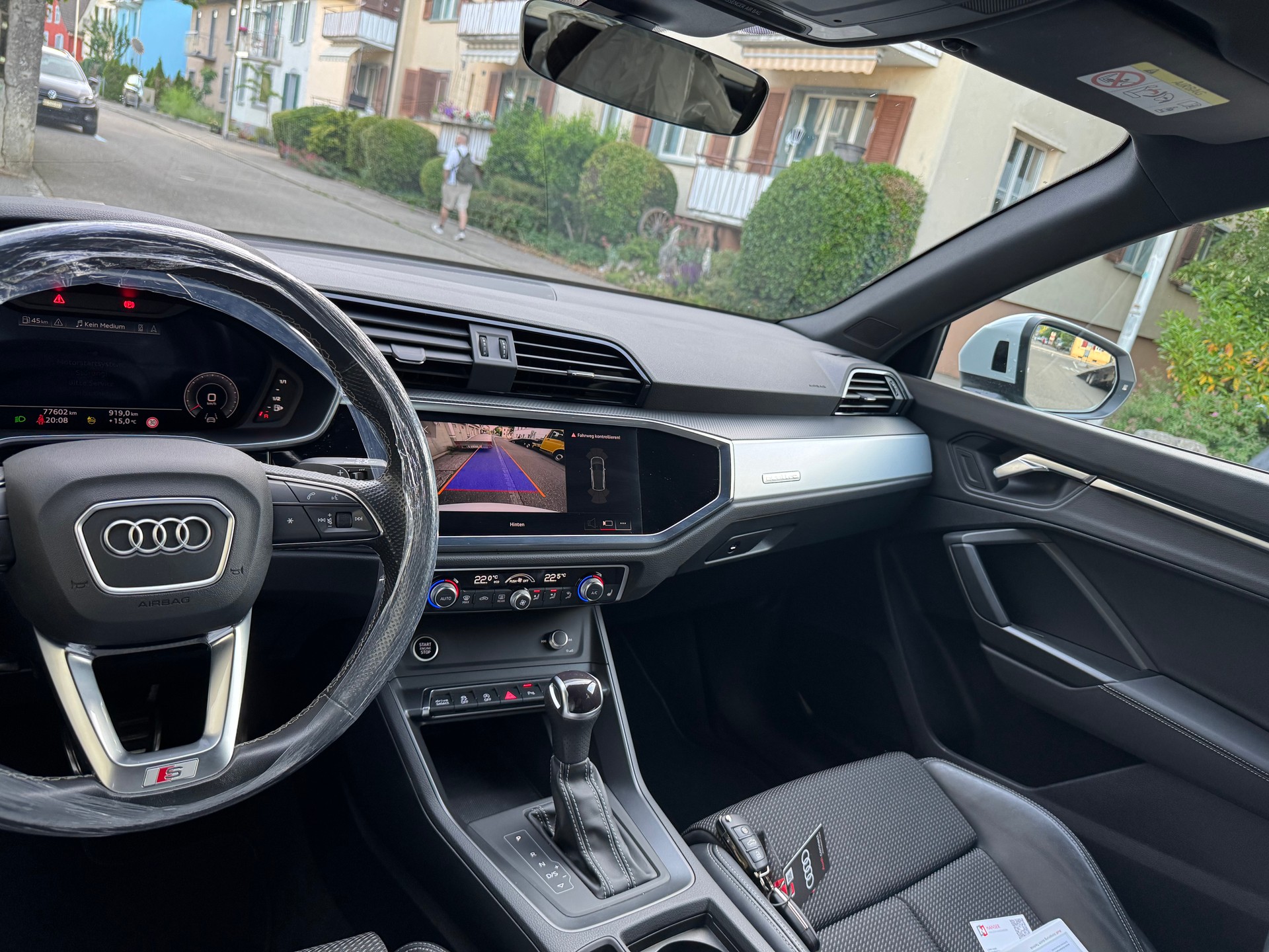 AUDI Q3 Sportback 40 TDI S line quattro S-tronic-image-6