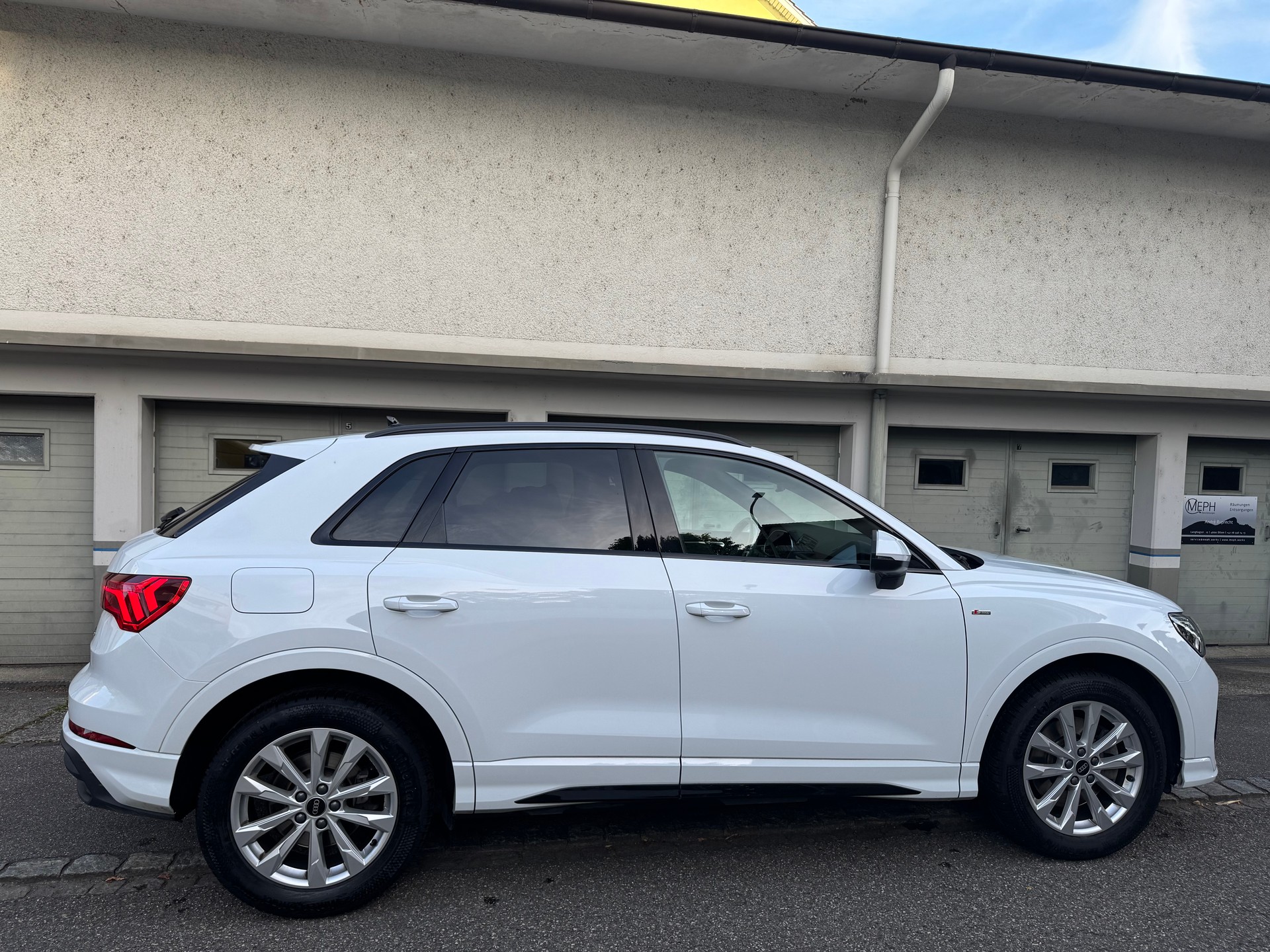 AUDI Q3 Sportback 40 TDI S line quattro S-tronic-image-9
