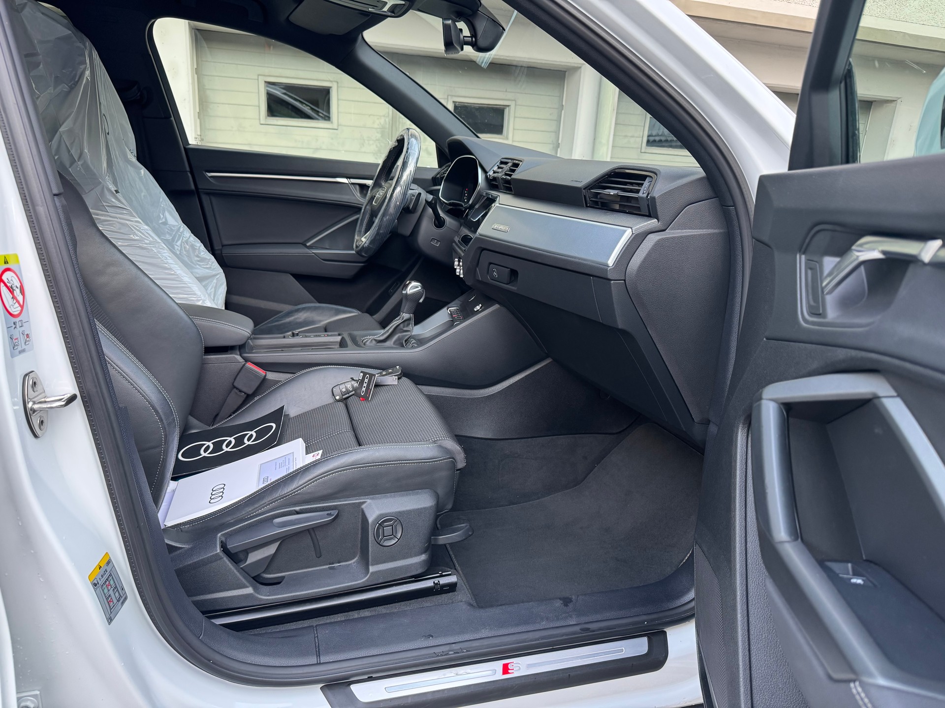 AUDI Q3 Sportback 40 TDI S line quattro S-tronic-image-15