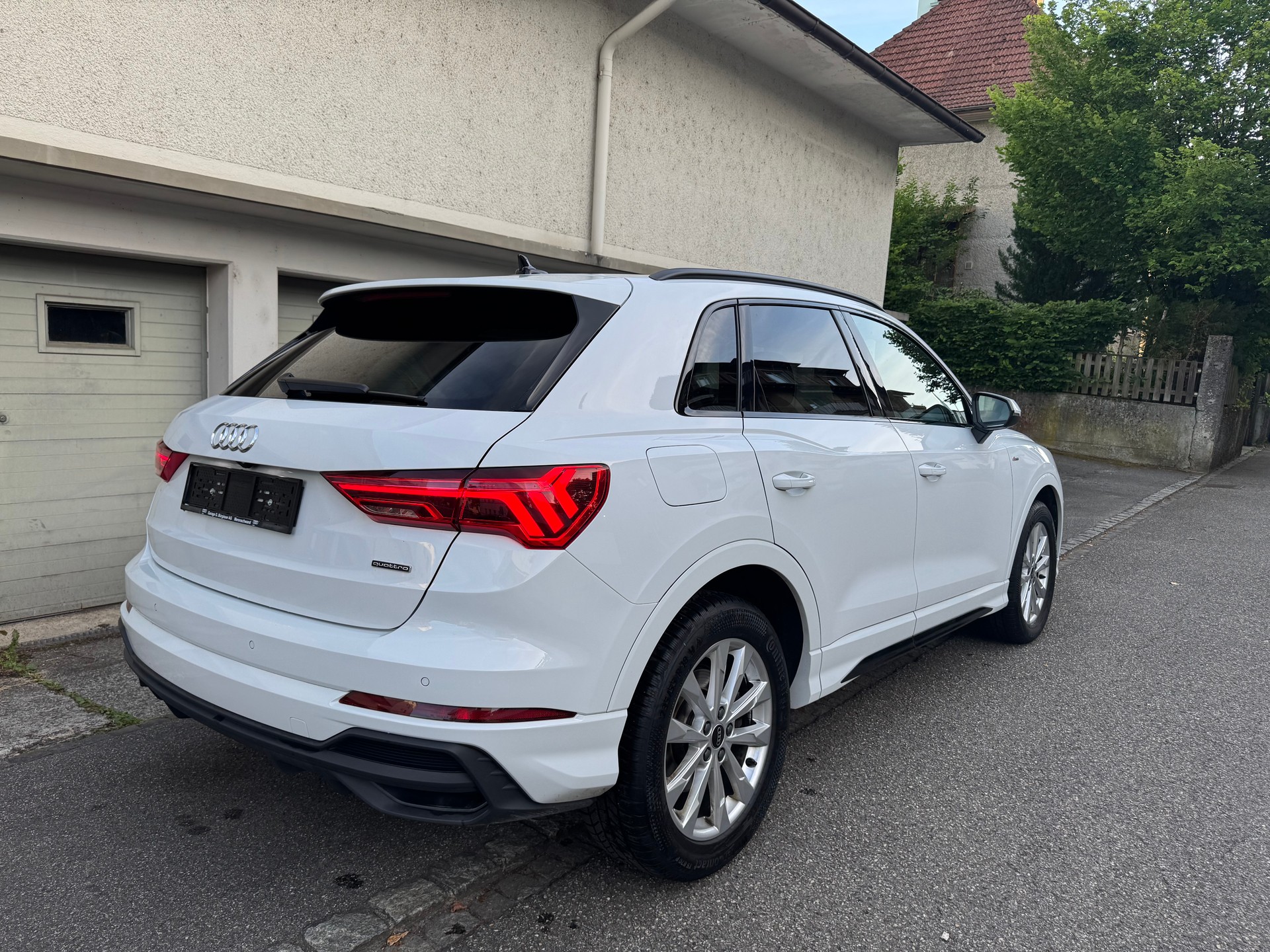 AUDI Q3 Sportback 40 TDI S line quattro S-tronic-image-1