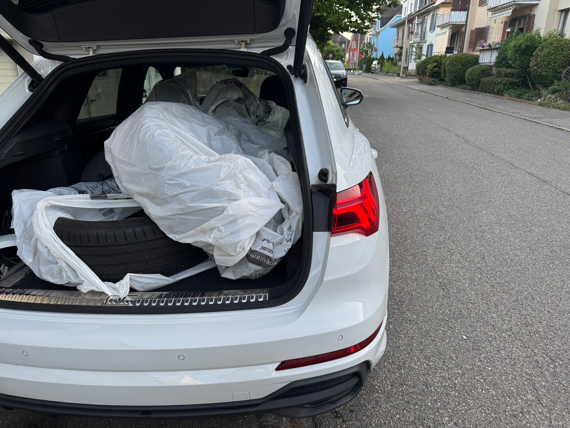 AUDI Q3 Sportback 40 TDI S line quattro S-tronic-image-12
