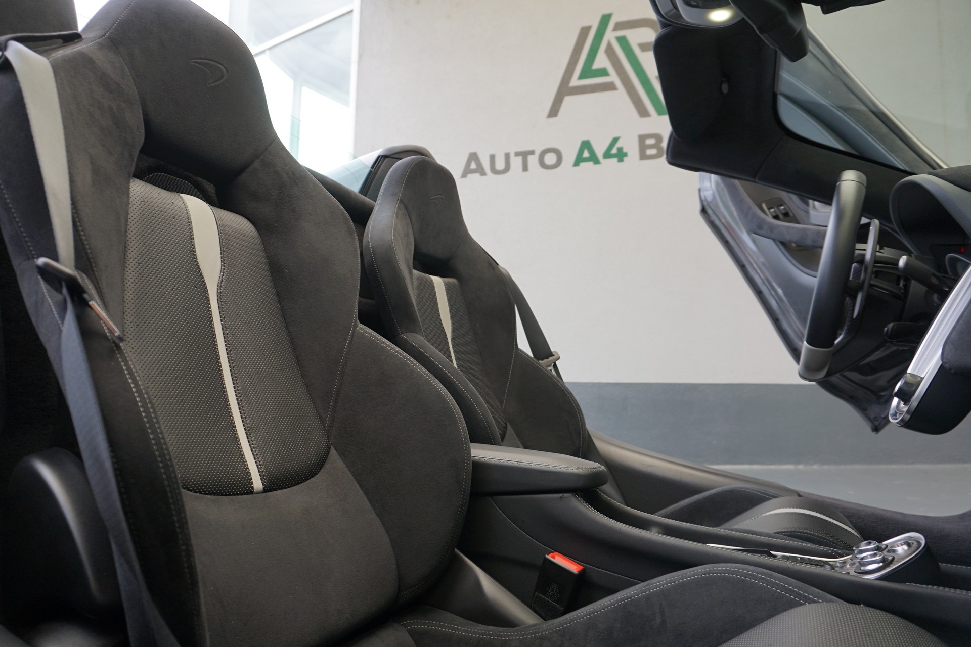 McLAREN 570S Spider 3.8 V8 570PS-image-30