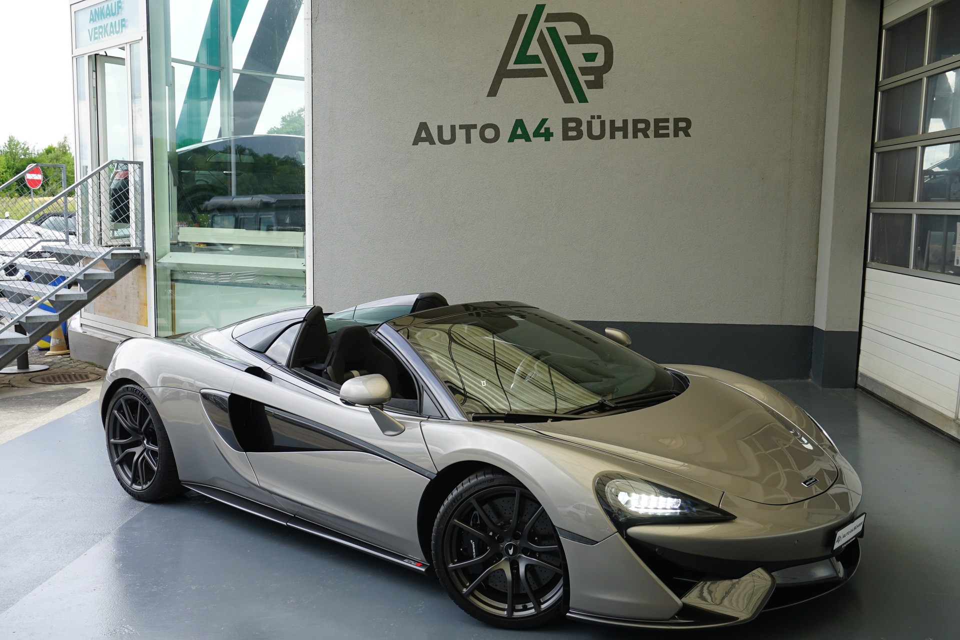 McLAREN 570S Spider 3.8 V8 570PS-showroom-element-2