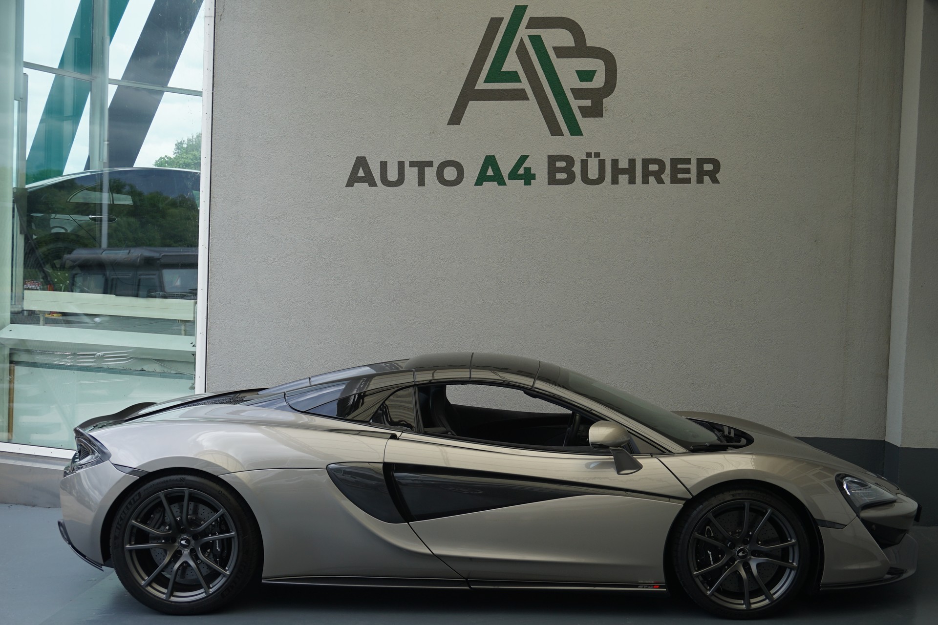 McLAREN 570S Spider 3.8 V8 570PS-image-8