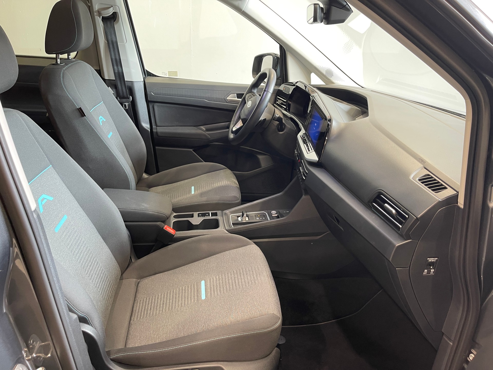 FORD Grand Tourneo Connect 2.0 EcoBlue Active Automat *7 PLATZ*-image-16