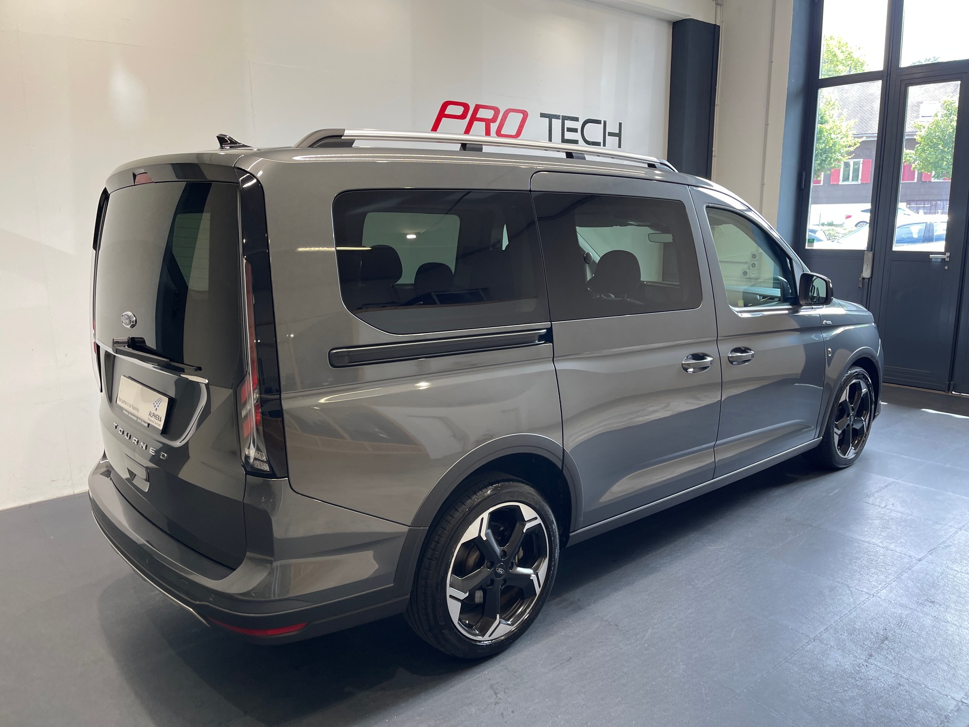 FORD Grand Tourneo Connect 2.0 EcoBlue Active Automat *7 PLATZ*-image-5