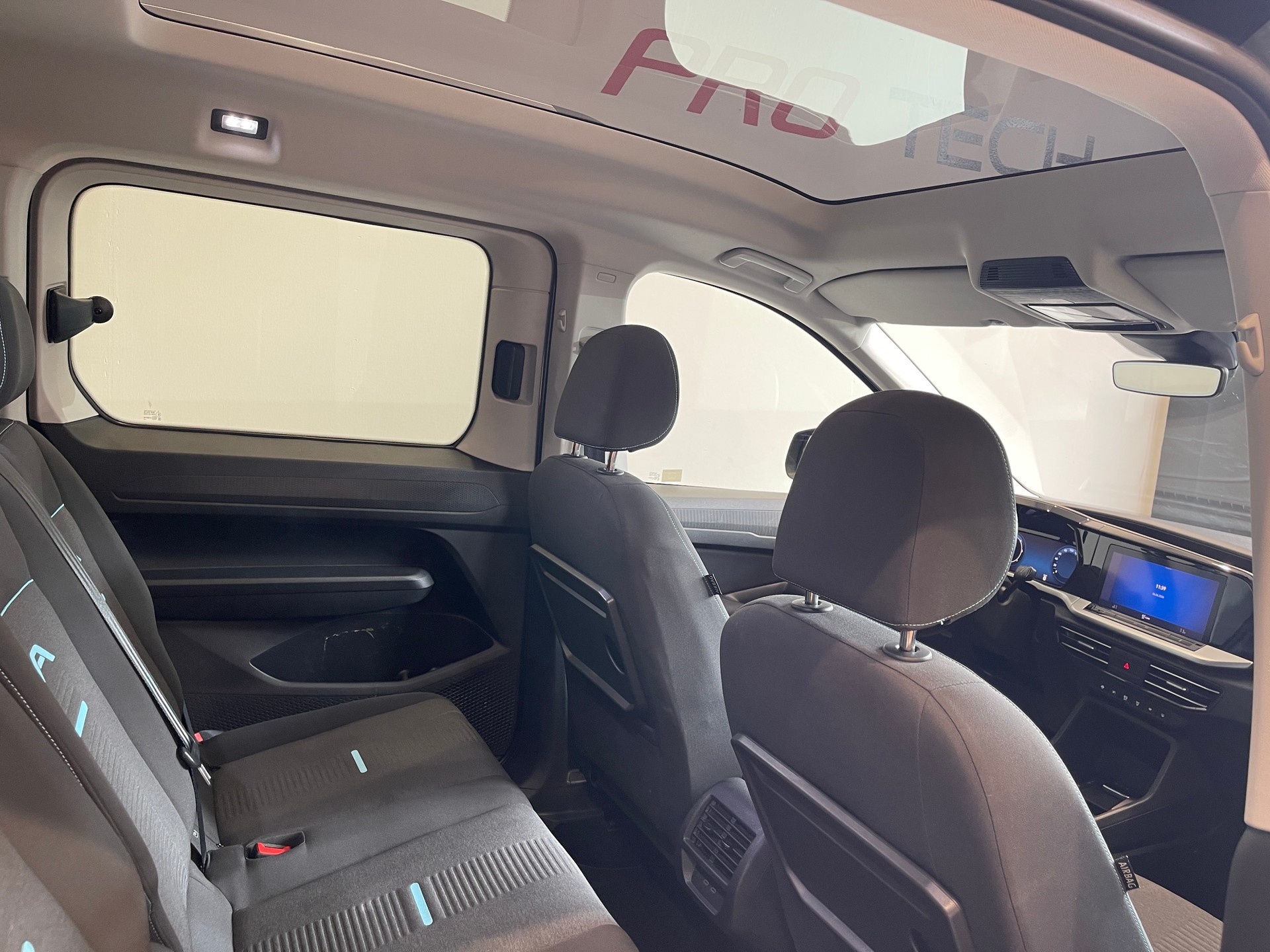 FORD Grand Tourneo Connect 2.0 EcoBlue Active Automat *7 PLATZ*-image-15