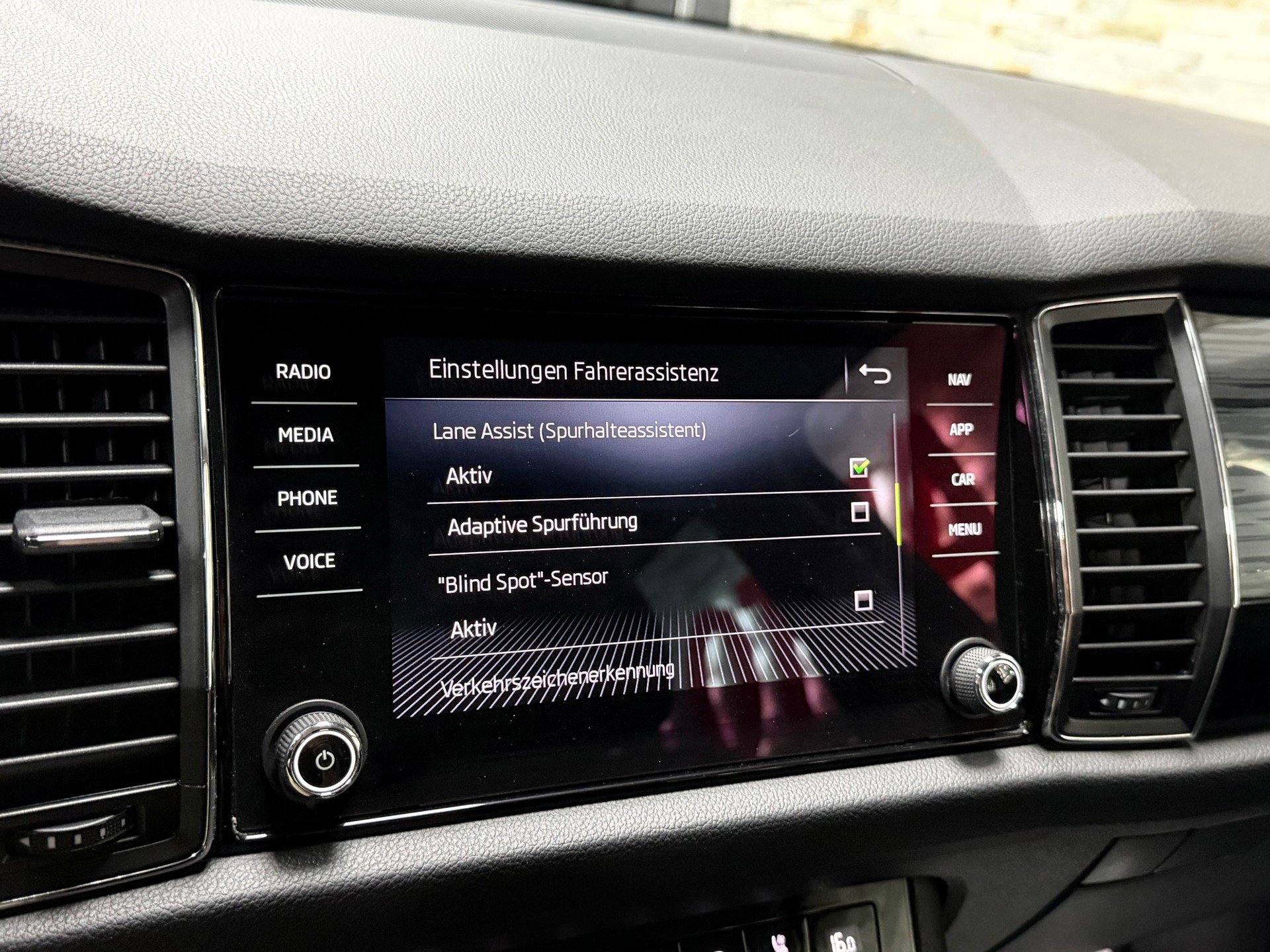 SKODA Kodiaq 2.0 TDI CR Ambition 4x4 DSG-image-23