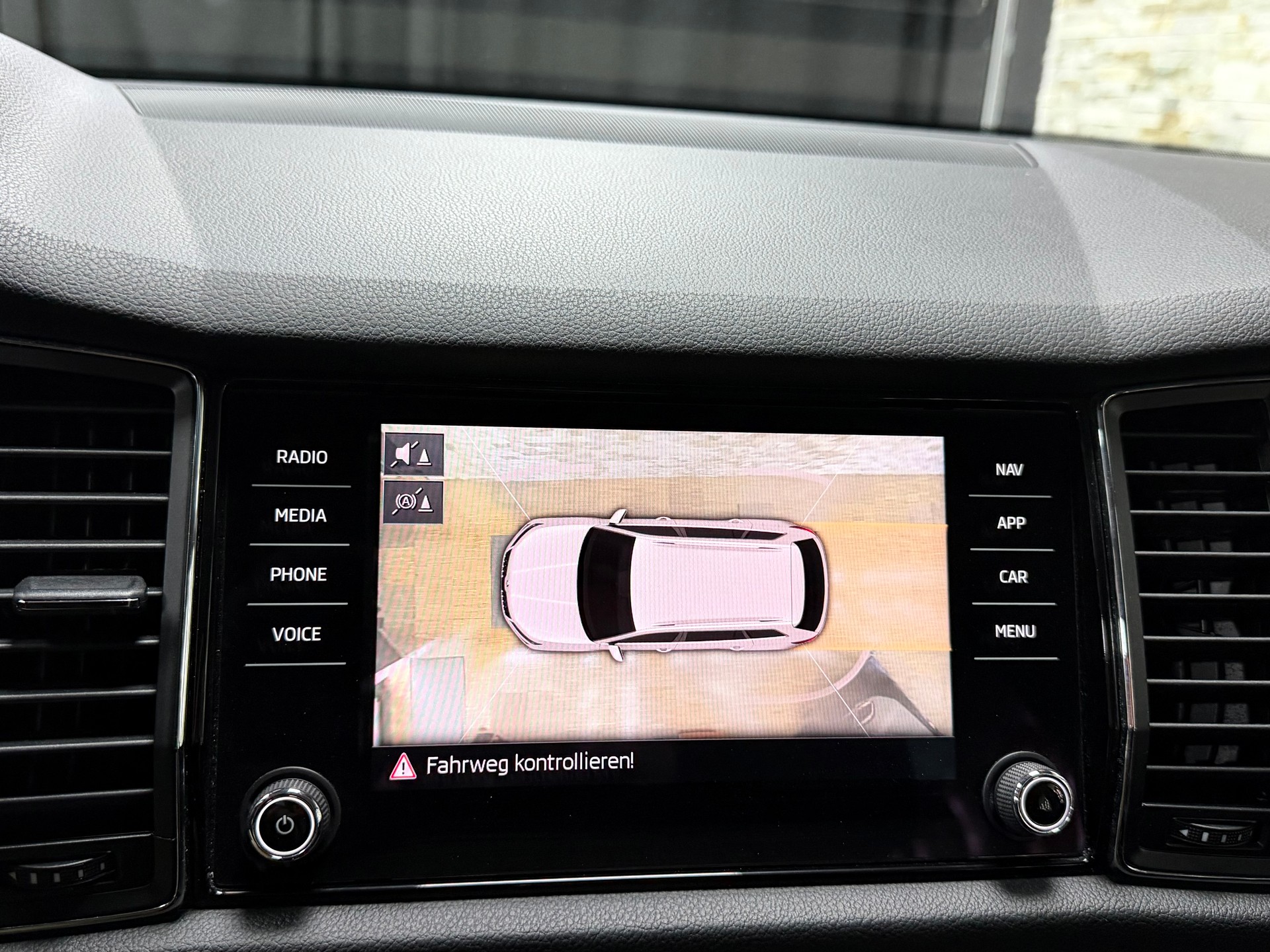 SKODA Kodiaq 2.0 TDI CR Ambition 4x4 DSG-image-18