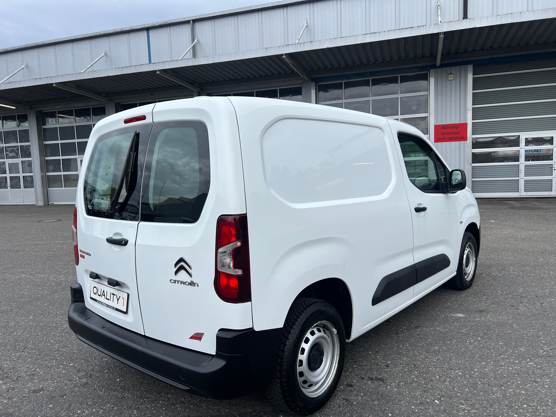CITROEN Berlingo Van 1.5 Blue HDi 75 Swiss Edition 650kg-image-4