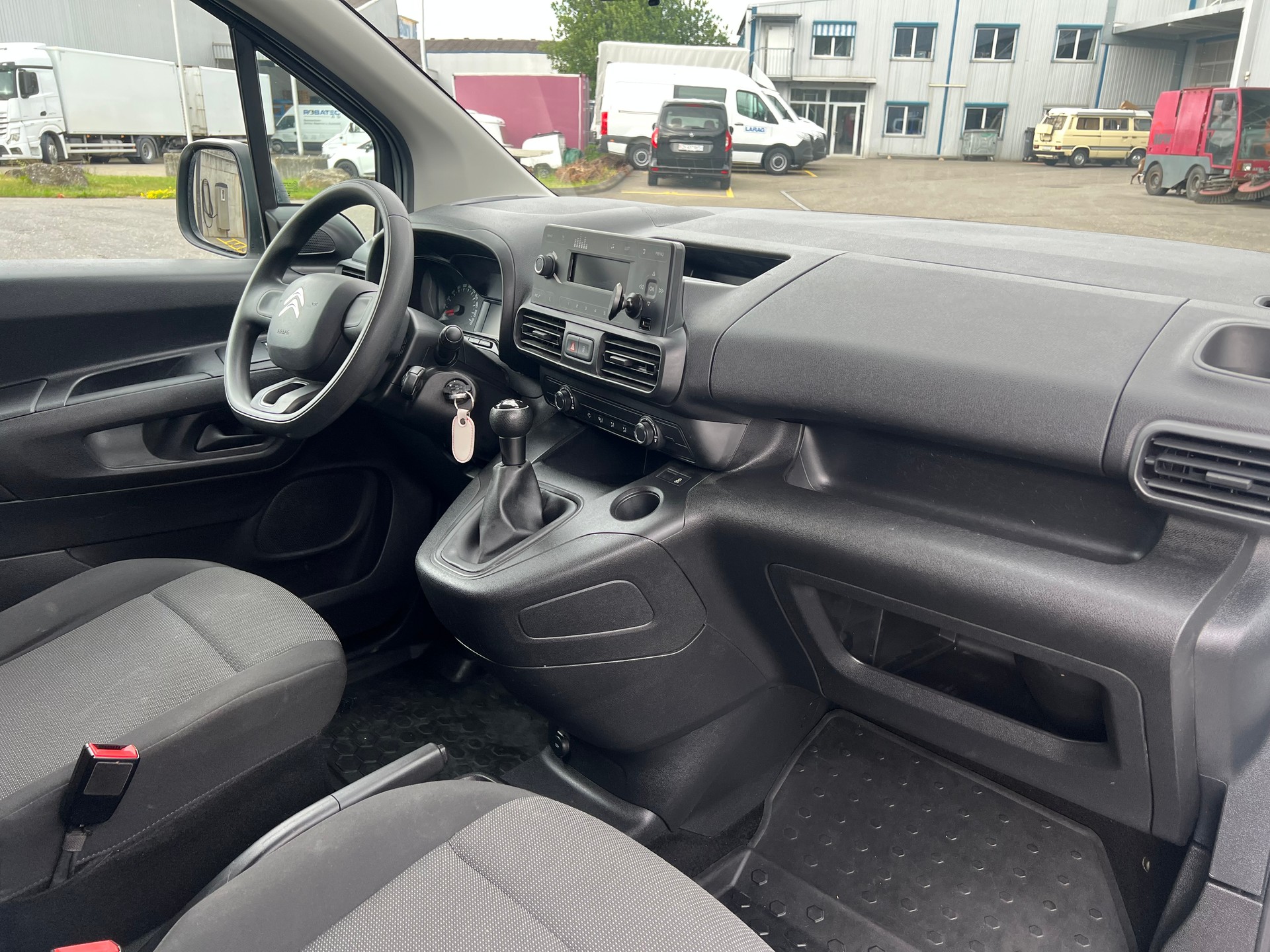 CITROEN Berlingo Van 1.5 Blue HDi 75 Swiss Edition 650kg-image-8