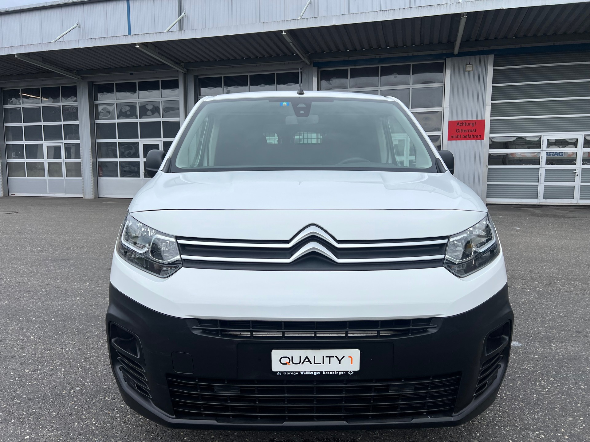 CITROEN Berlingo Van 1.5 Blue HDi 75 Swiss Edition 650kg-image-1