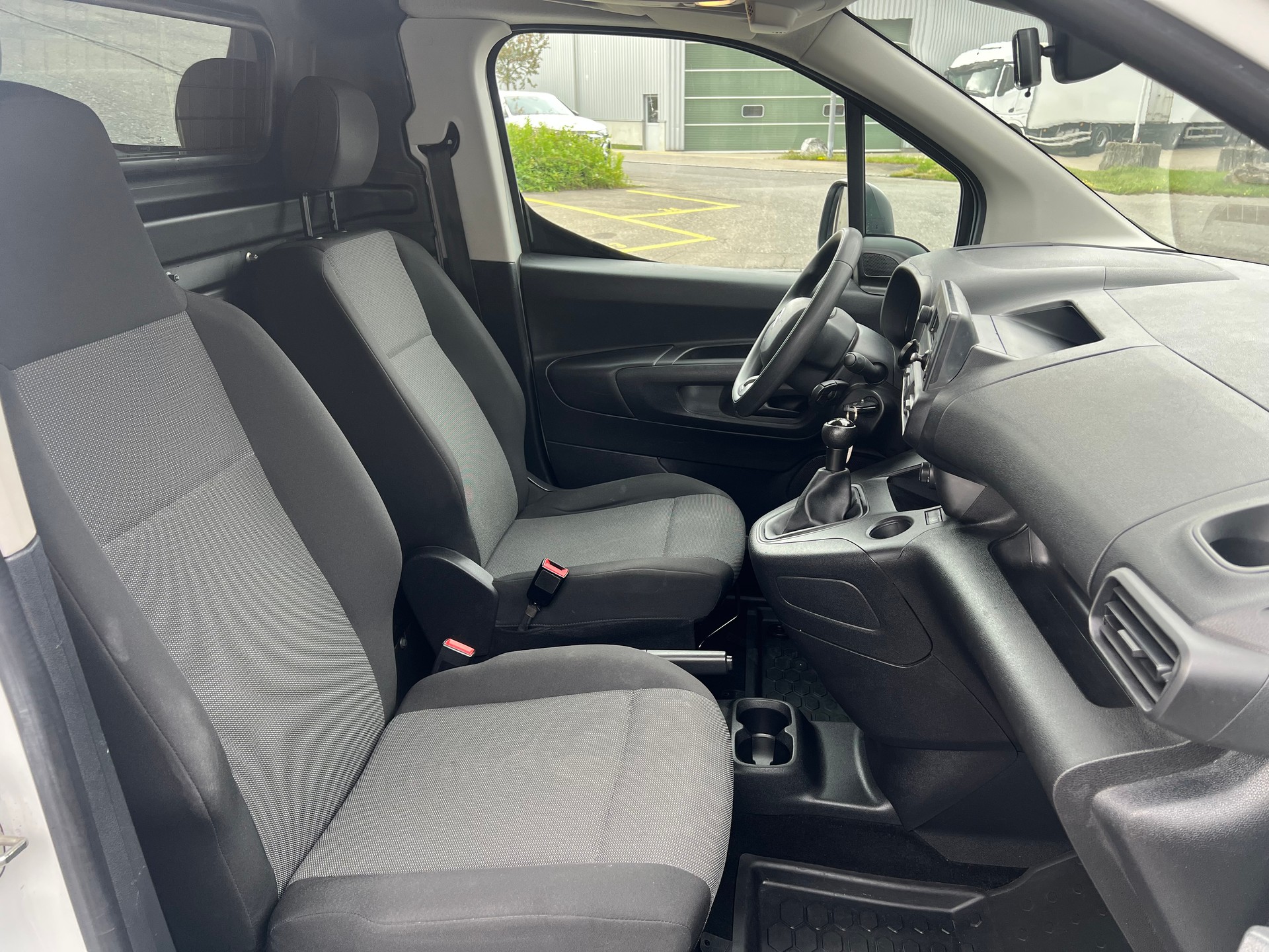 CITROEN Berlingo Van 1.5 Blue HDi 75 Swiss Edition 650kg-image-9