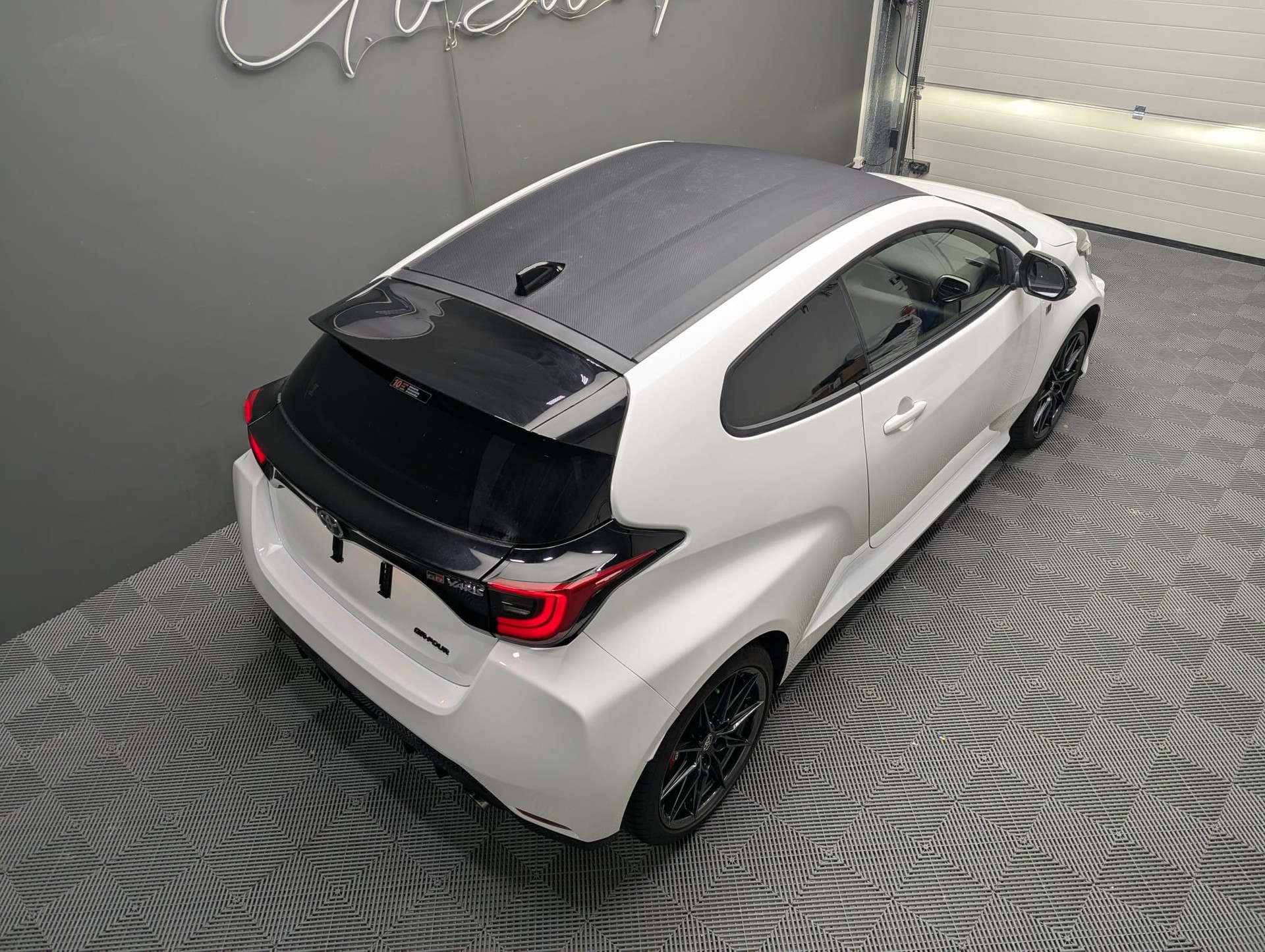 TOYOTA Yaris 1.6 GR Sport-showroom-element-2