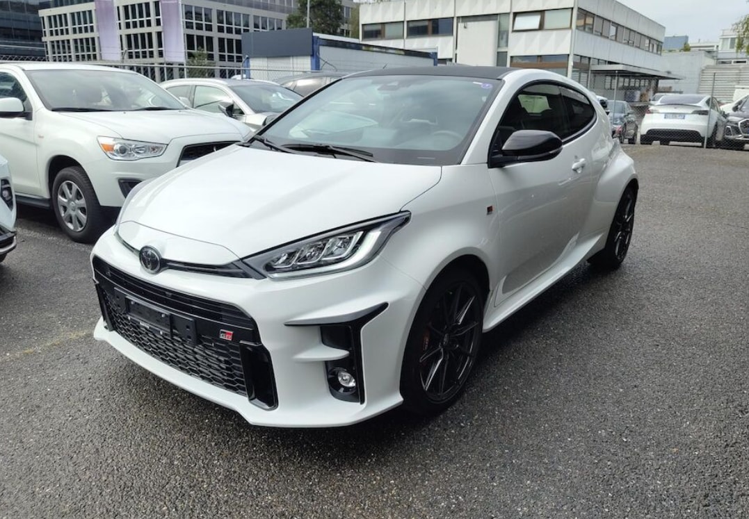 TOYOTA Yaris 1.6 GR Sport-image-1