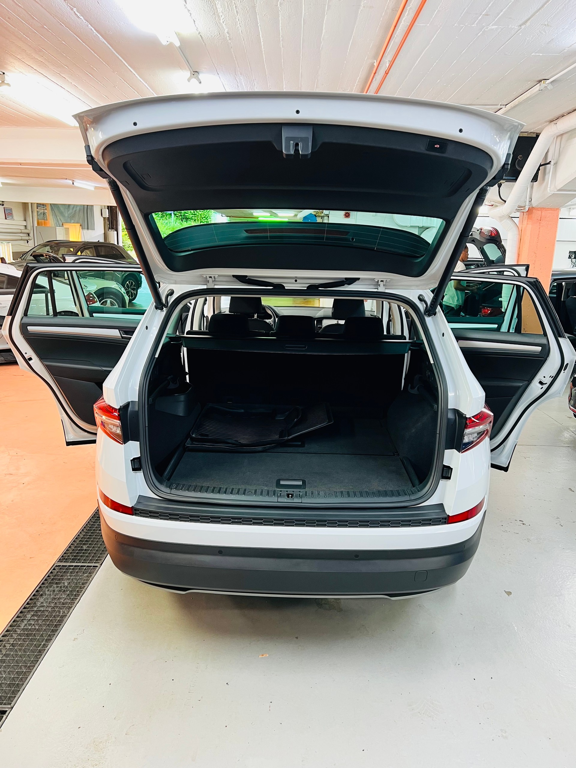 SKODA KODIAQ 2.0 TDI Ambition 4x4 DSG-image-2