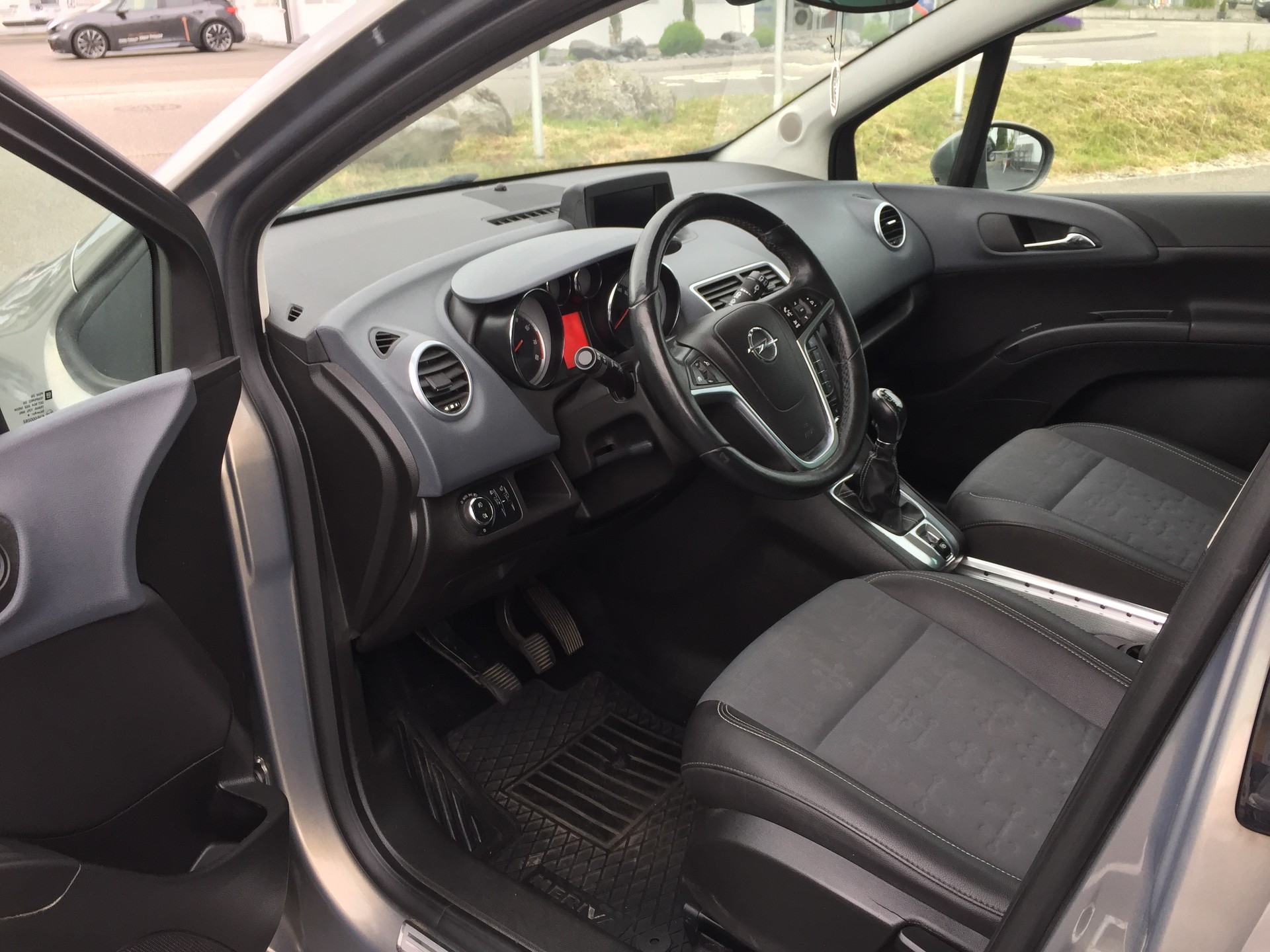 OPEL Meriva 1.4 Turbo Cosmo-image-8