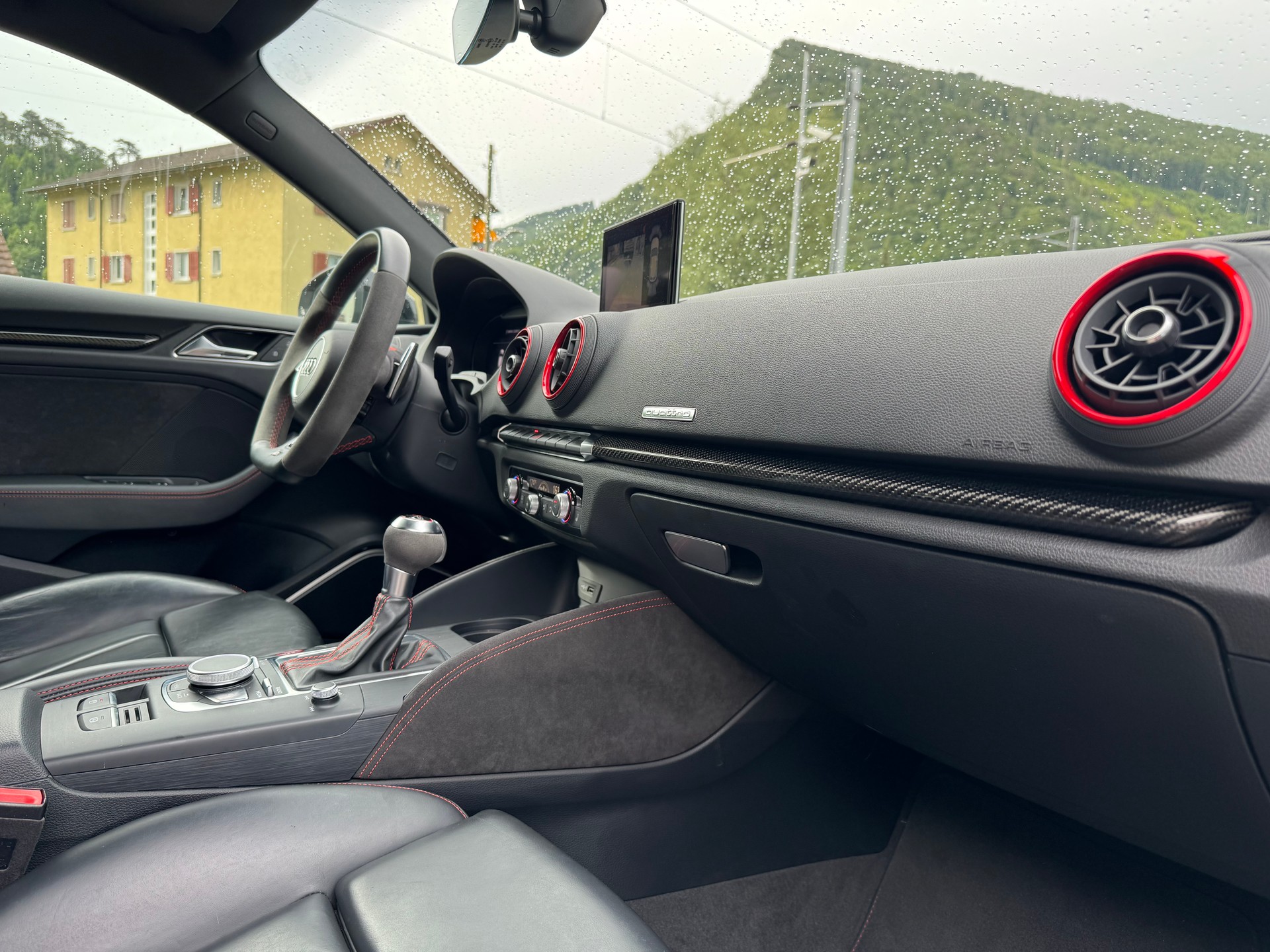 AUDI RS3 Sportback 2.5 TSI quattro S-tronic-image-10