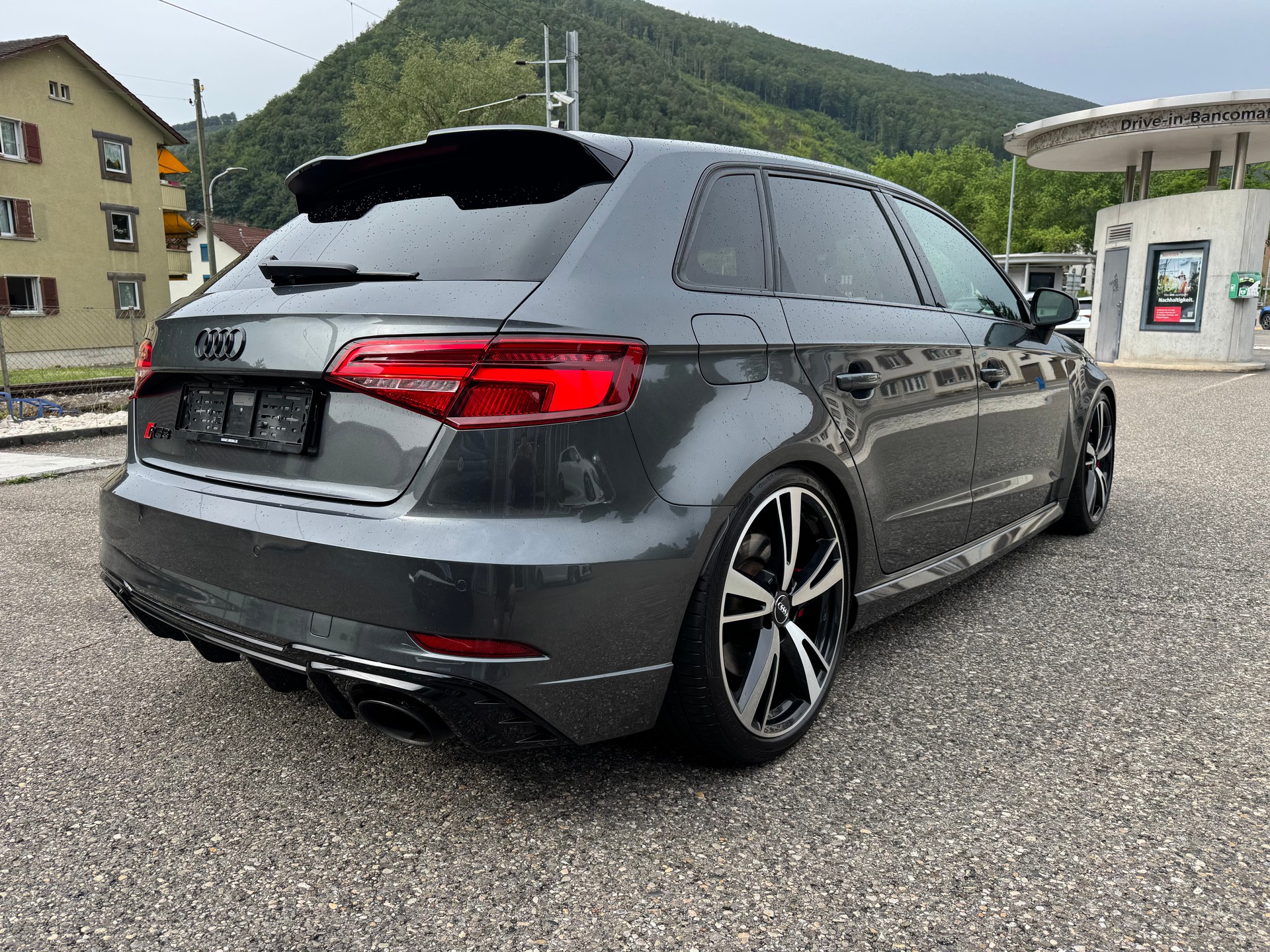 AUDI RS3 Sportback 2.5 TSI quattro S-tronic-image-6