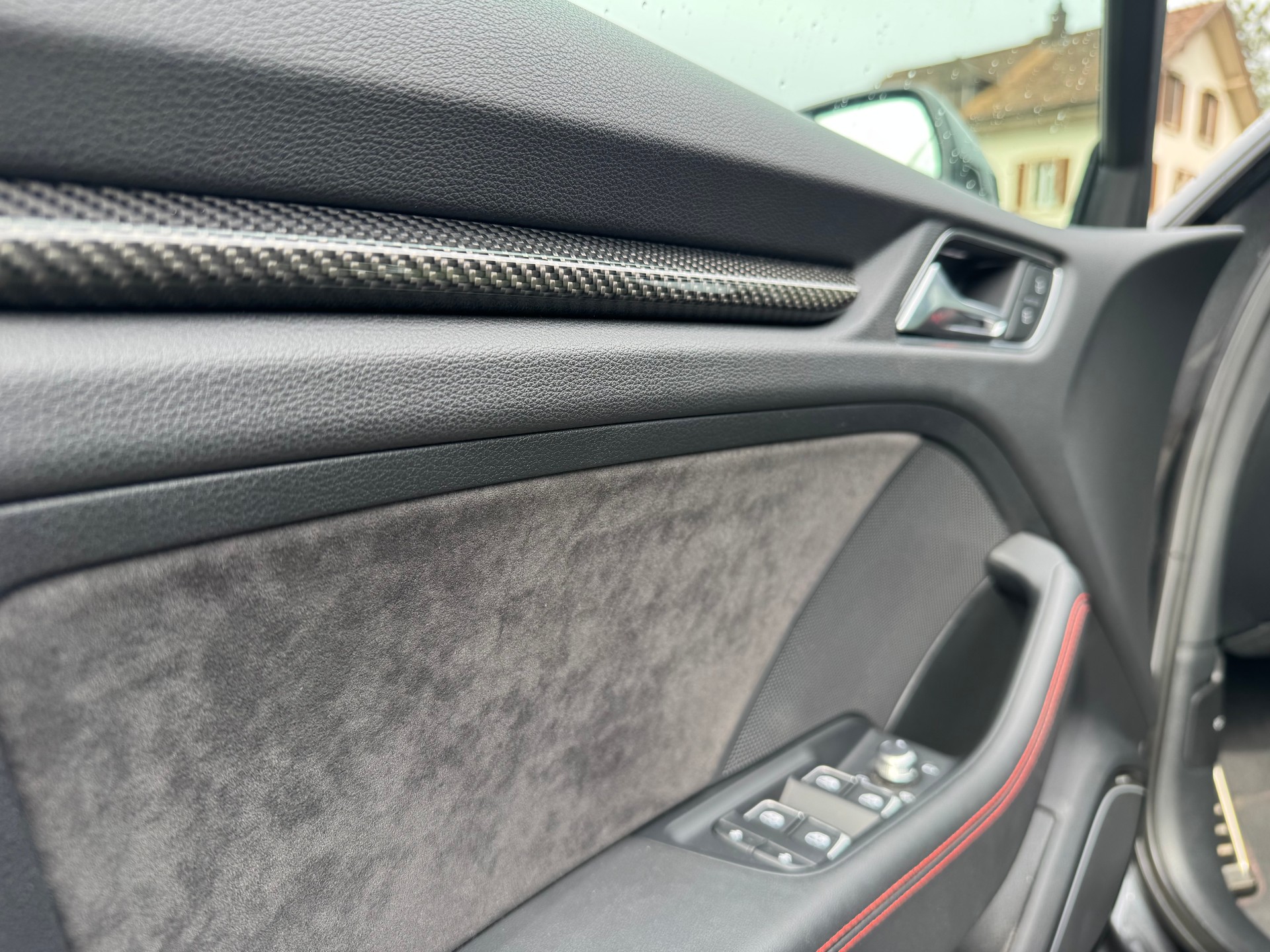 AUDI RS3 Sportback 2.5 TSI quattro S-tronic-image-13