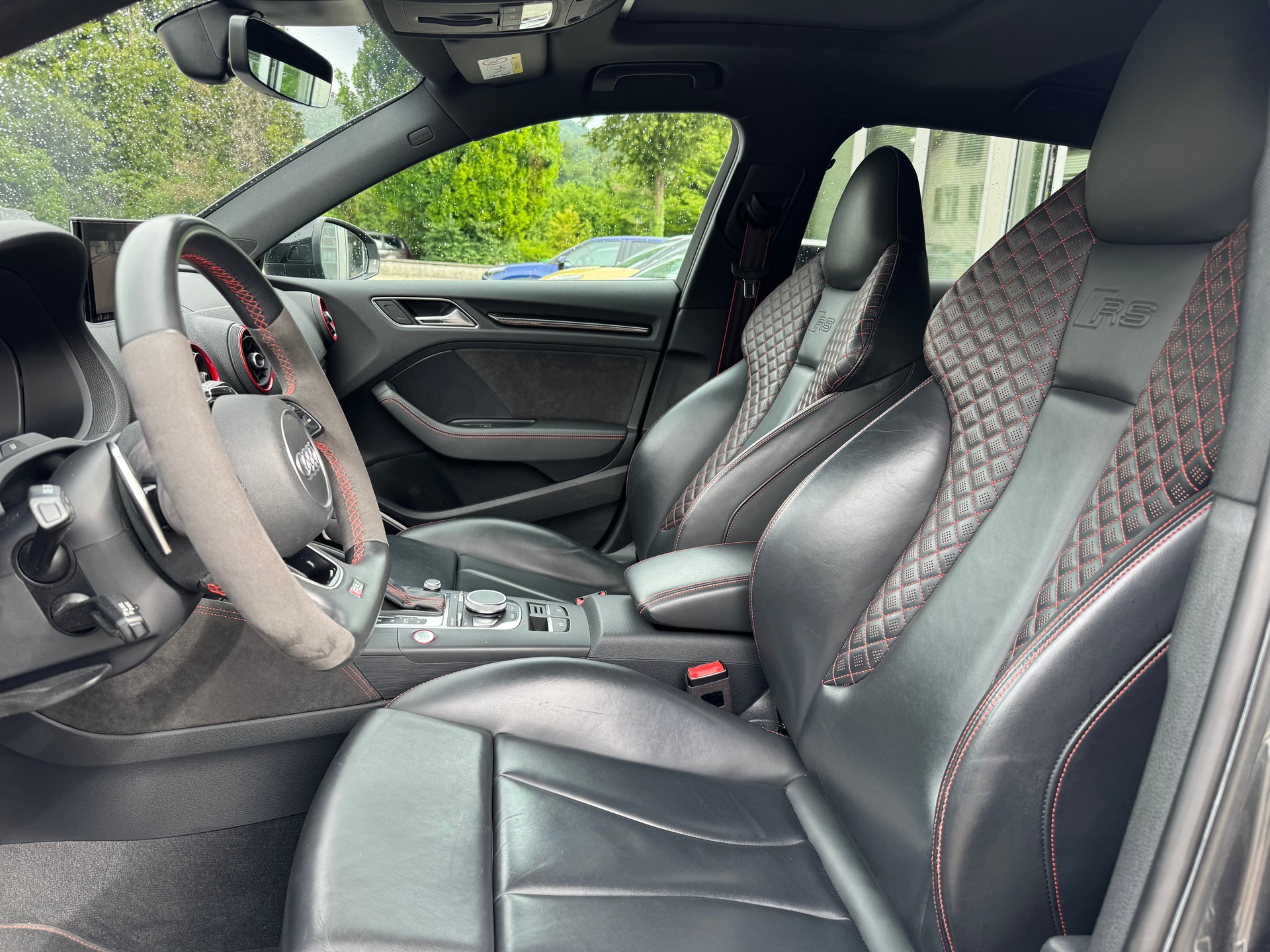AUDI RS3 Sportback 2.5 TSI quattro S-tronic-image-8