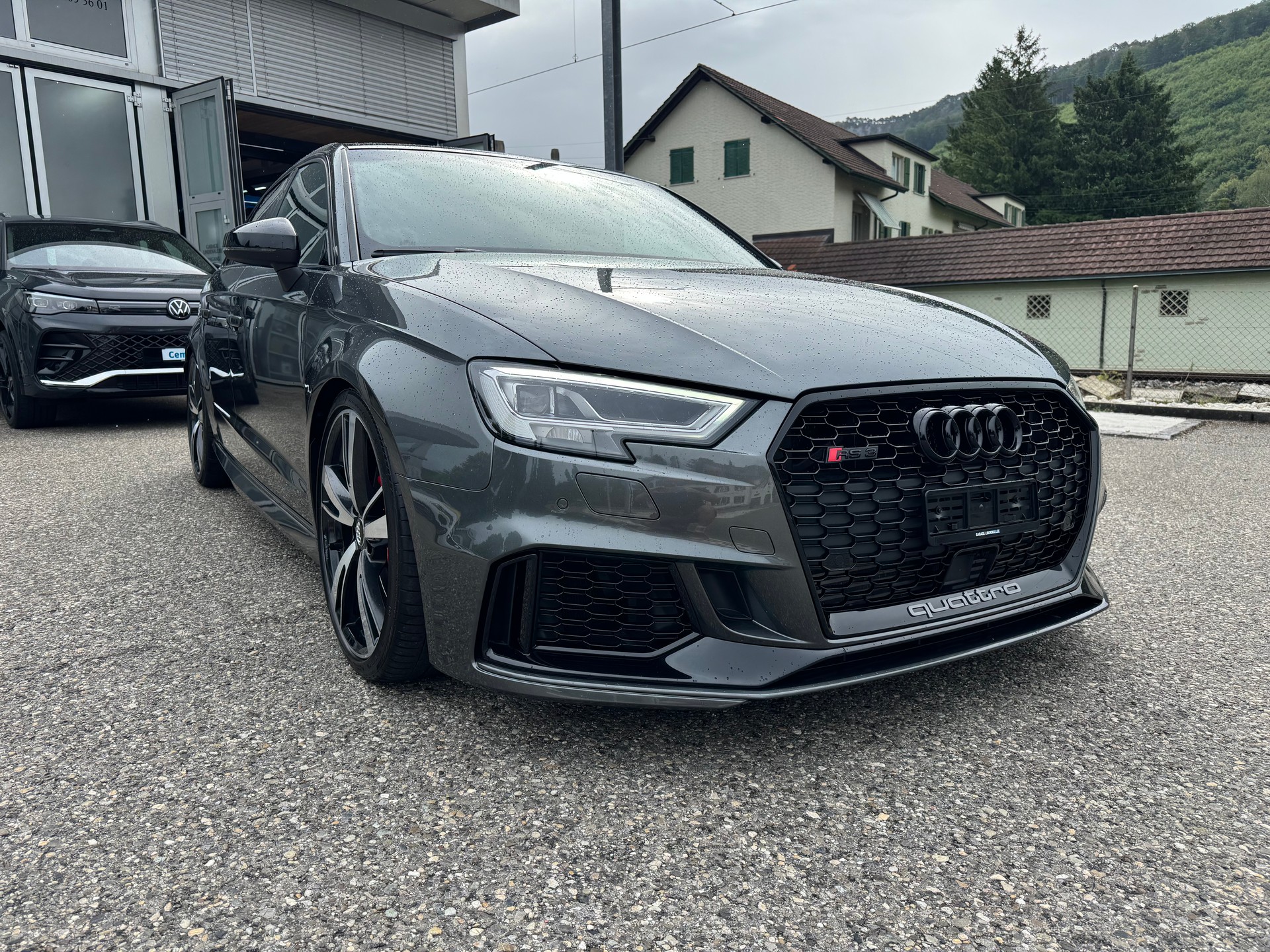 AUDI RS3 Sportback 2.5 TSI quattro S-tronic-image-2