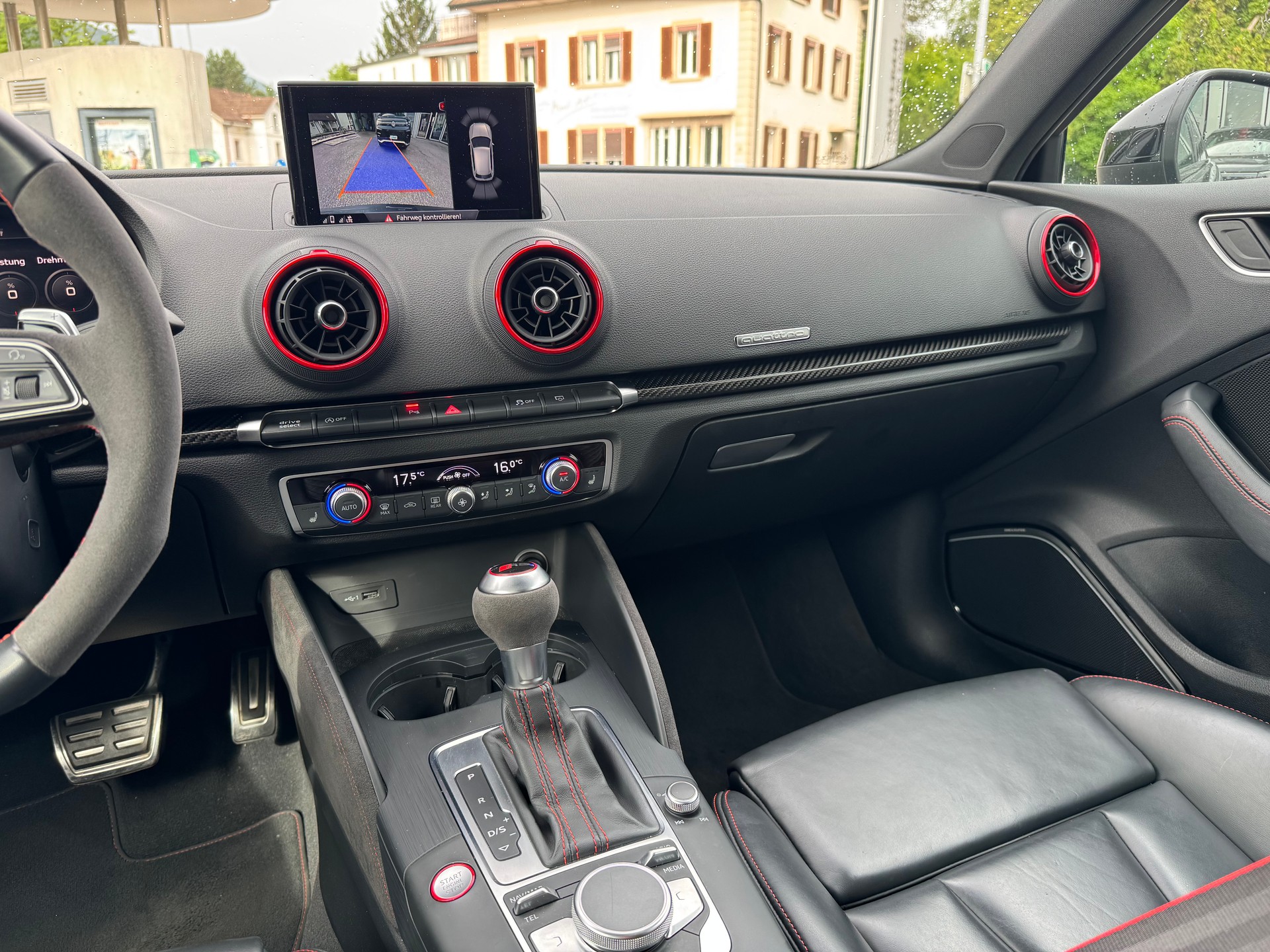 AUDI RS3 Sportback 2.5 TSI quattro S-tronic-image-14
