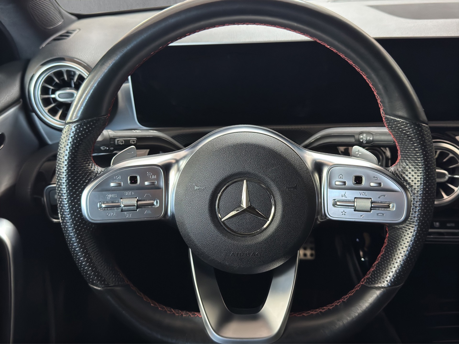 MERCEDES-BENZ A 200 AMG Line 7G-DCT Night "Head-Up-RF.-Kamera-19" Alu"-image-11