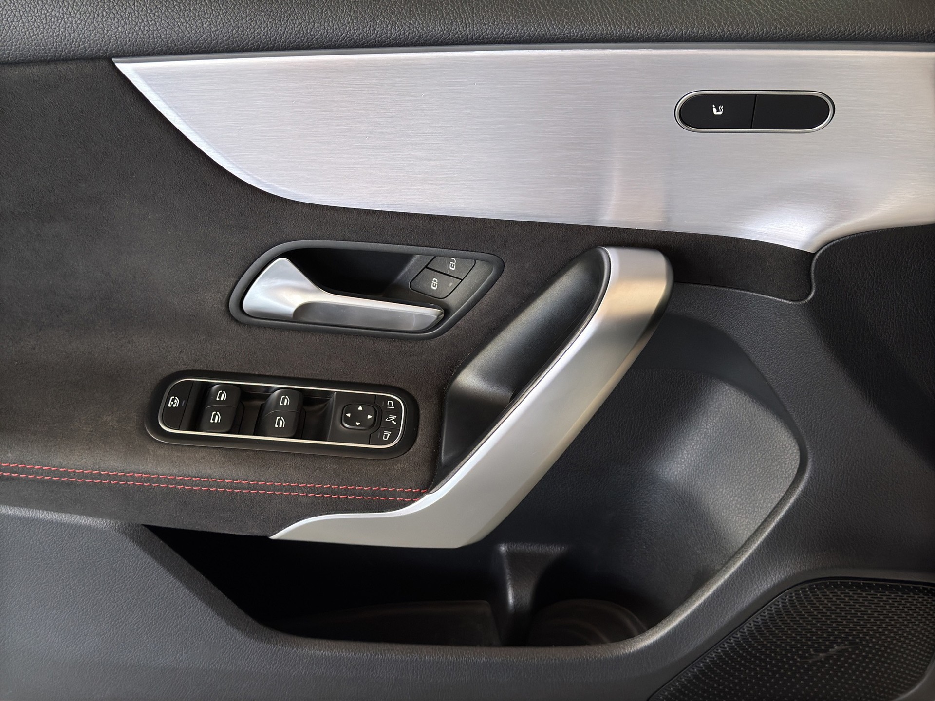 MERCEDES-BENZ A 200 AMG Line 7G-DCT Night "Head-Up-RF.-Kamera-19" Alu"-image-8