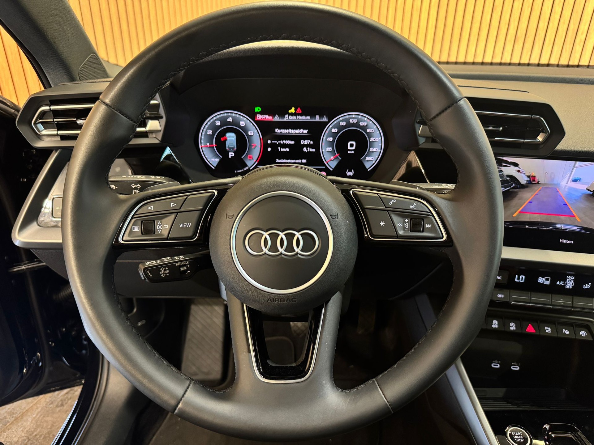 AUDI A3 Sportback 35 TFSI Attraction S-tronic *CH-Fahrzeug inkl Gratis Servie Paket*-image-9