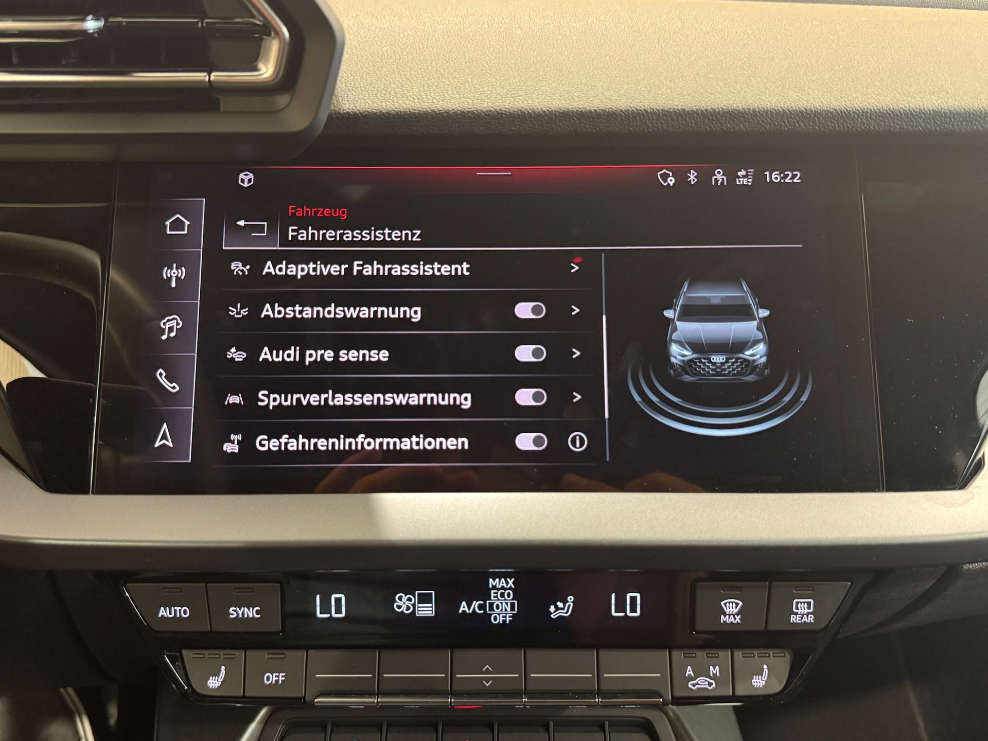 AUDI A3 Sportback 35 TFSI Attraction S-tronic *CH-Fahrzeug inkl Gratis Servie Paket*-image-19