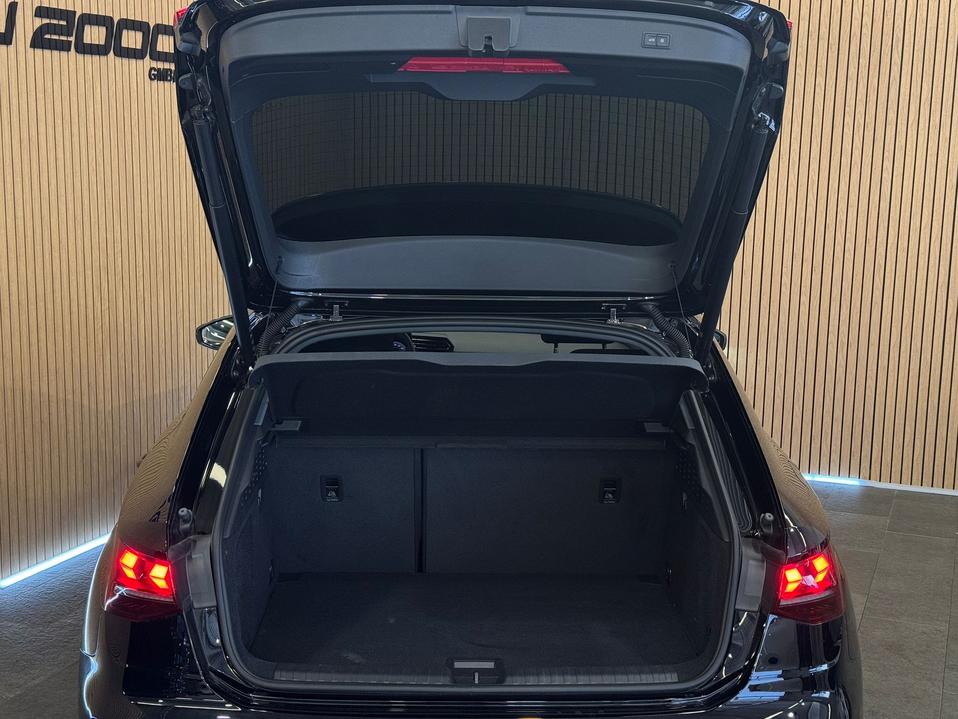 AUDI A3 Sportback 35 TFSI Attraction S-tronic *CH-Fahrzeug inkl Gratis Servie Paket*-image-7
