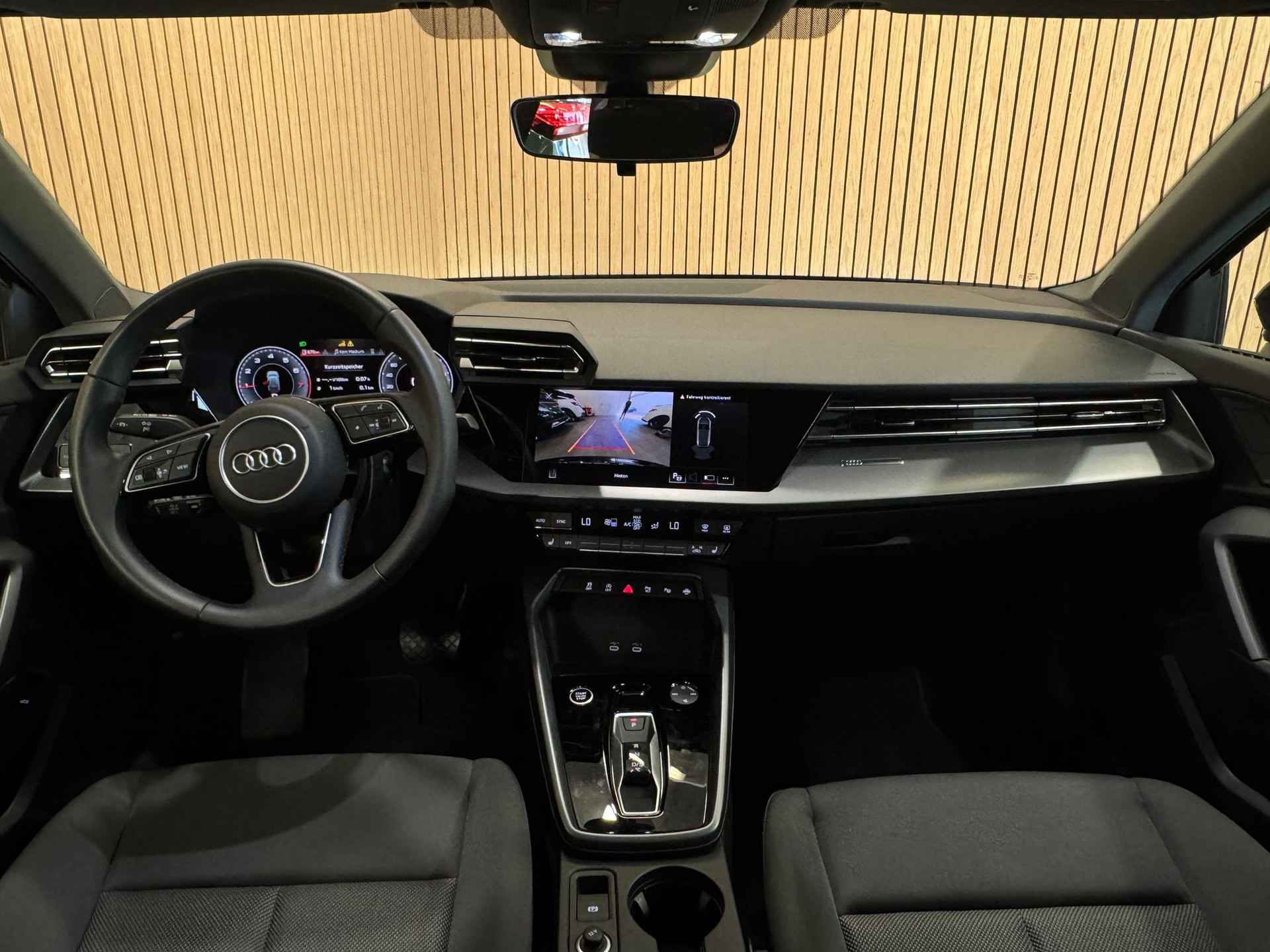 AUDI A3 Sportback 35 TFSI Attraction S-tronic *CH-Fahrzeug inkl Gratis Servie Paket*-image-8