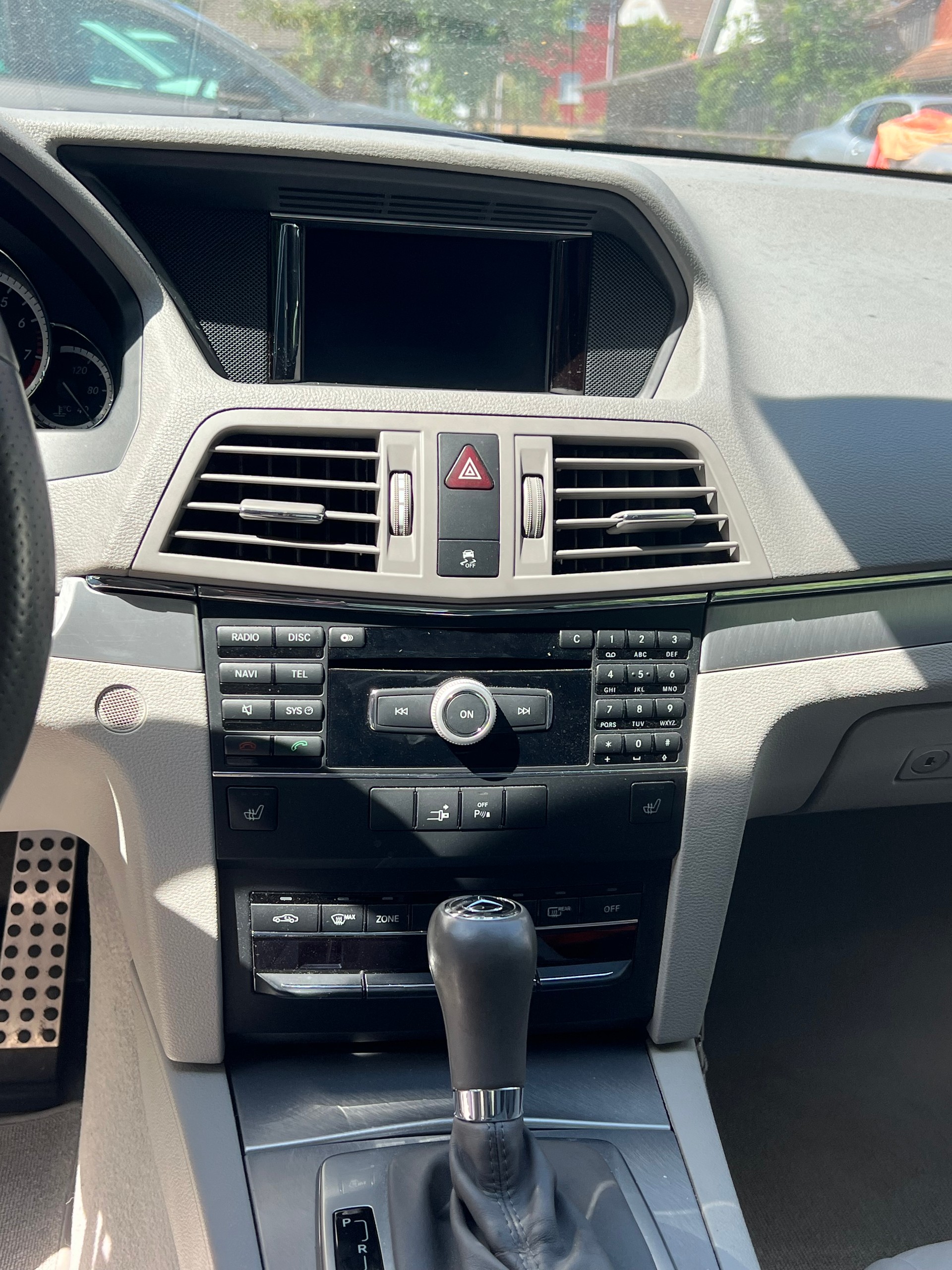 MERCEDES-BENZ E 250 CGI BlueEfficiency Automatic-image-8