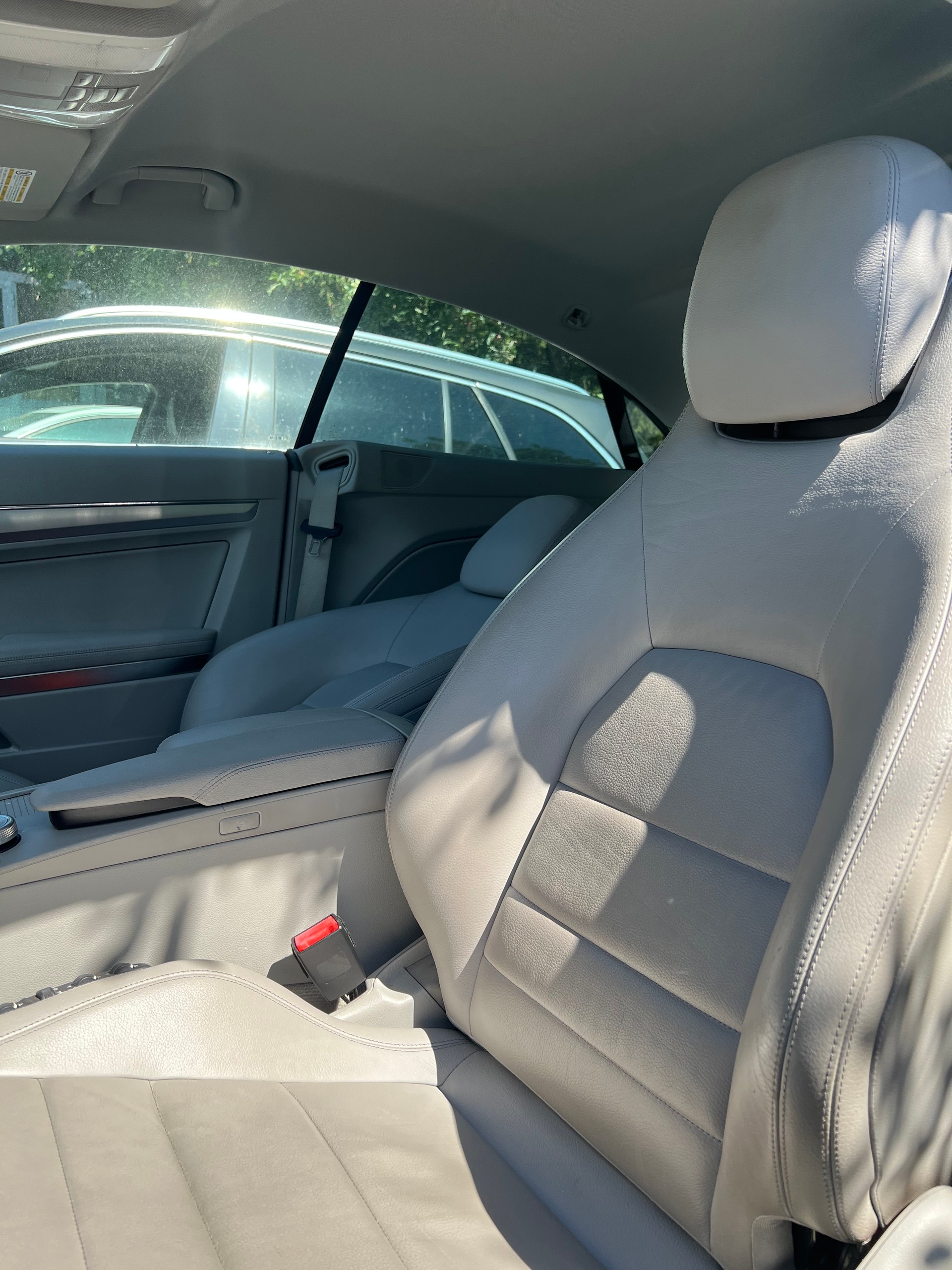MERCEDES-BENZ E 250 CGI BlueEfficiency Automatic-image-12