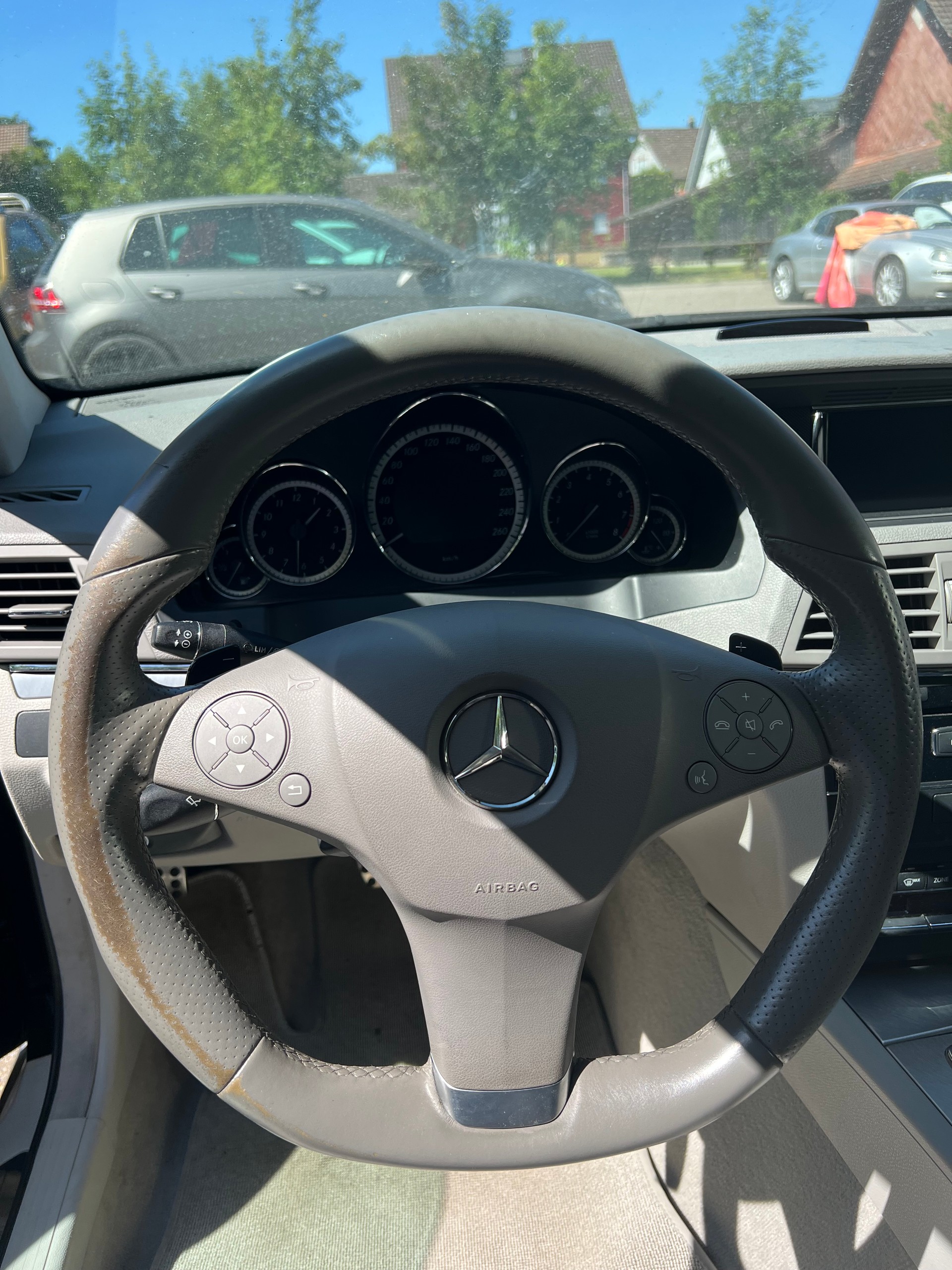 MERCEDES-BENZ E 250 CGI BlueEfficiency Automatic-image-9