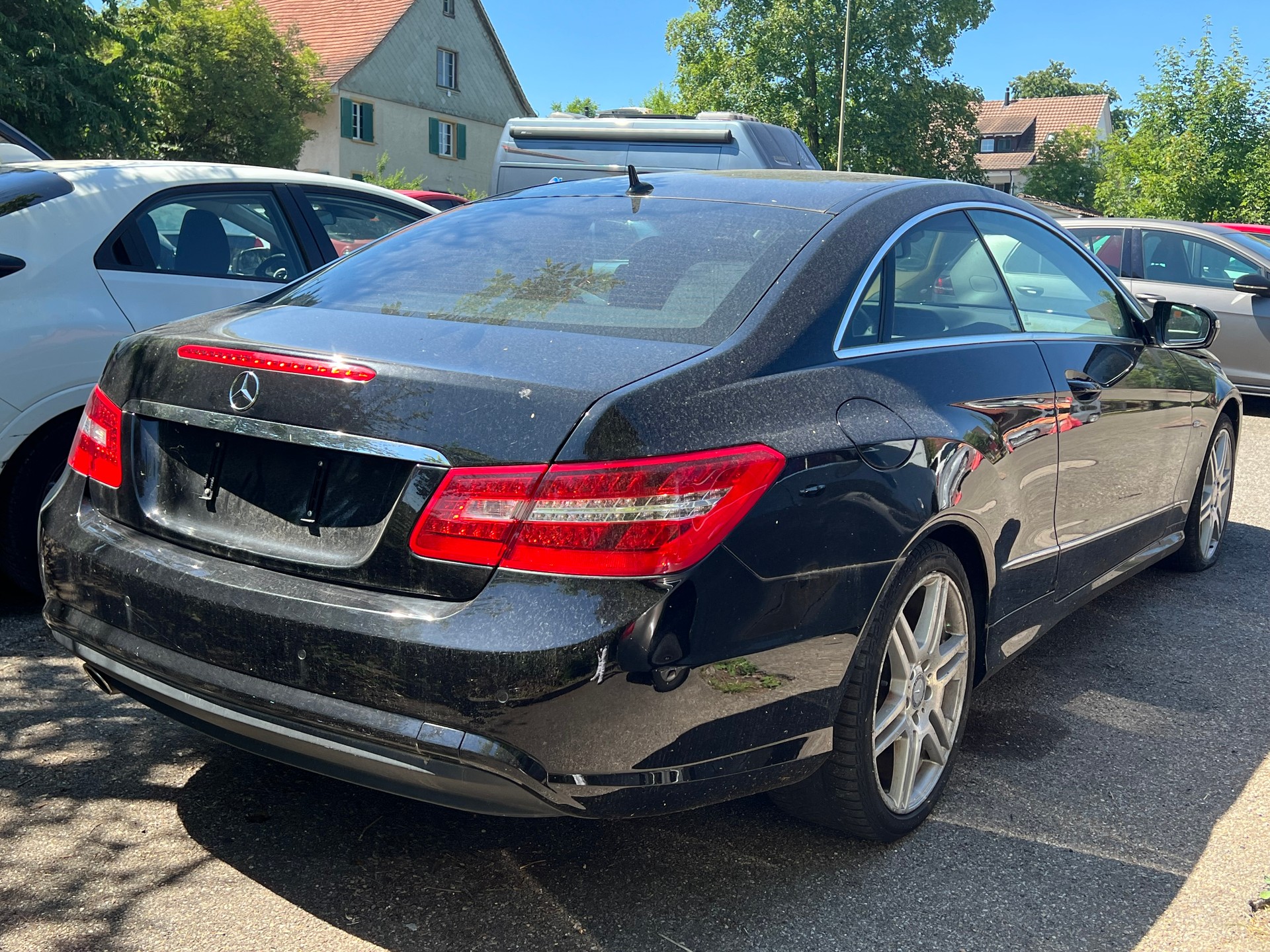 MERCEDES-BENZ E 250 CGI BlueEfficiency Automatic-image-3