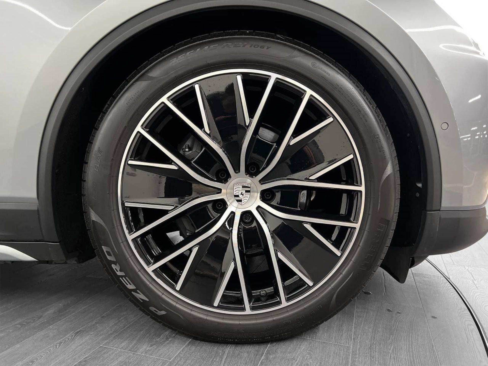 PORSCHE Macan 4-image-10