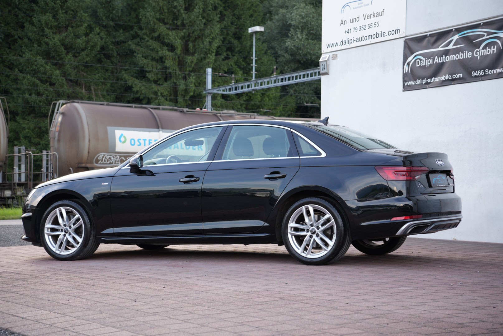 AUDI A4 Limousine 40 TFSI Sport S-tronic (CH)-image-1