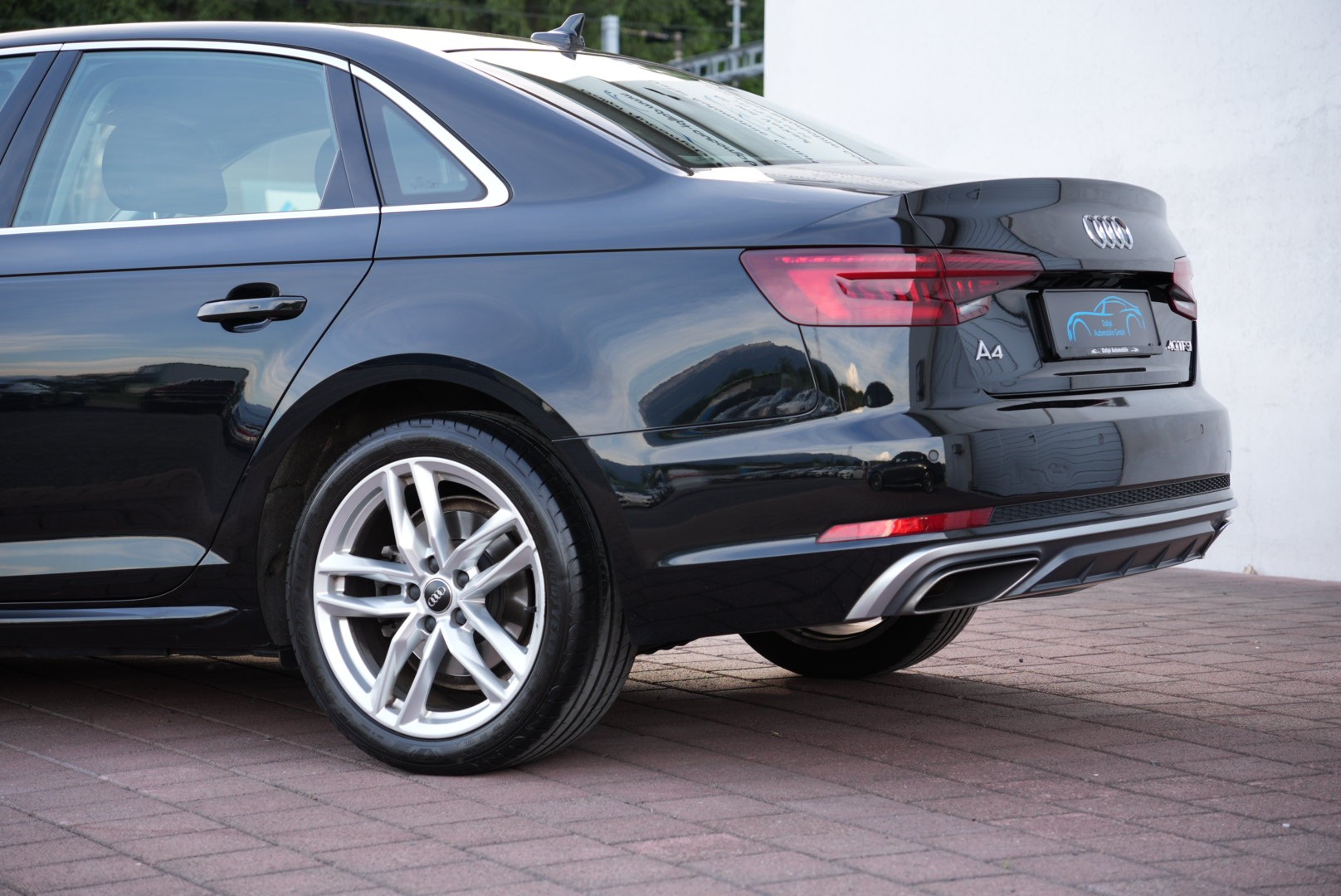 AUDI A4 Limousine 40 TFSI Sport S-tronic (CH)-image-2