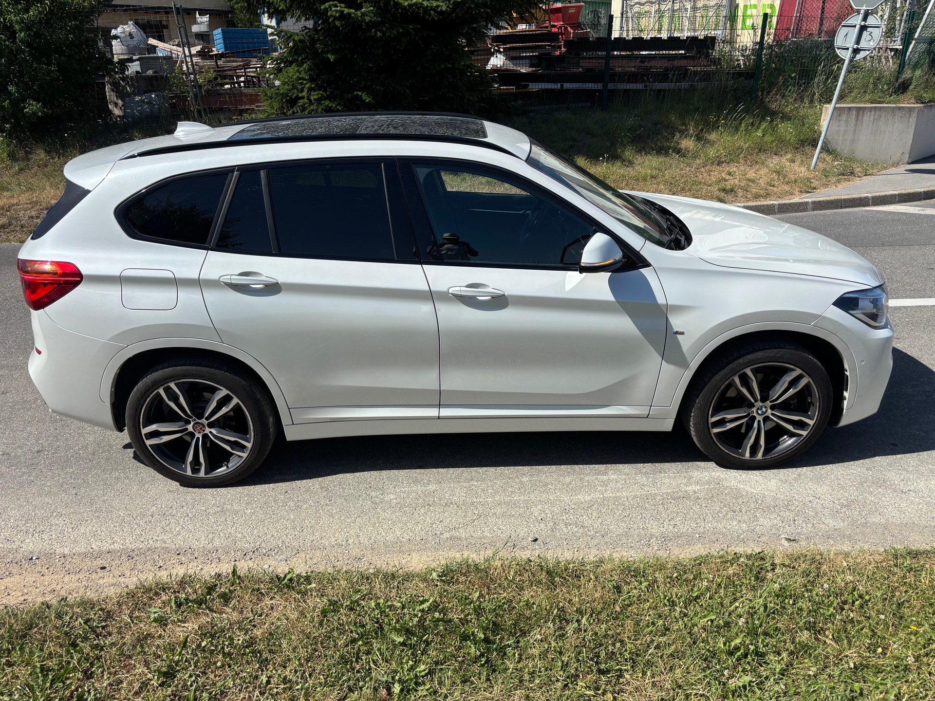 BMW X1 xDrive 20i Sport Line Steptronic-image-6