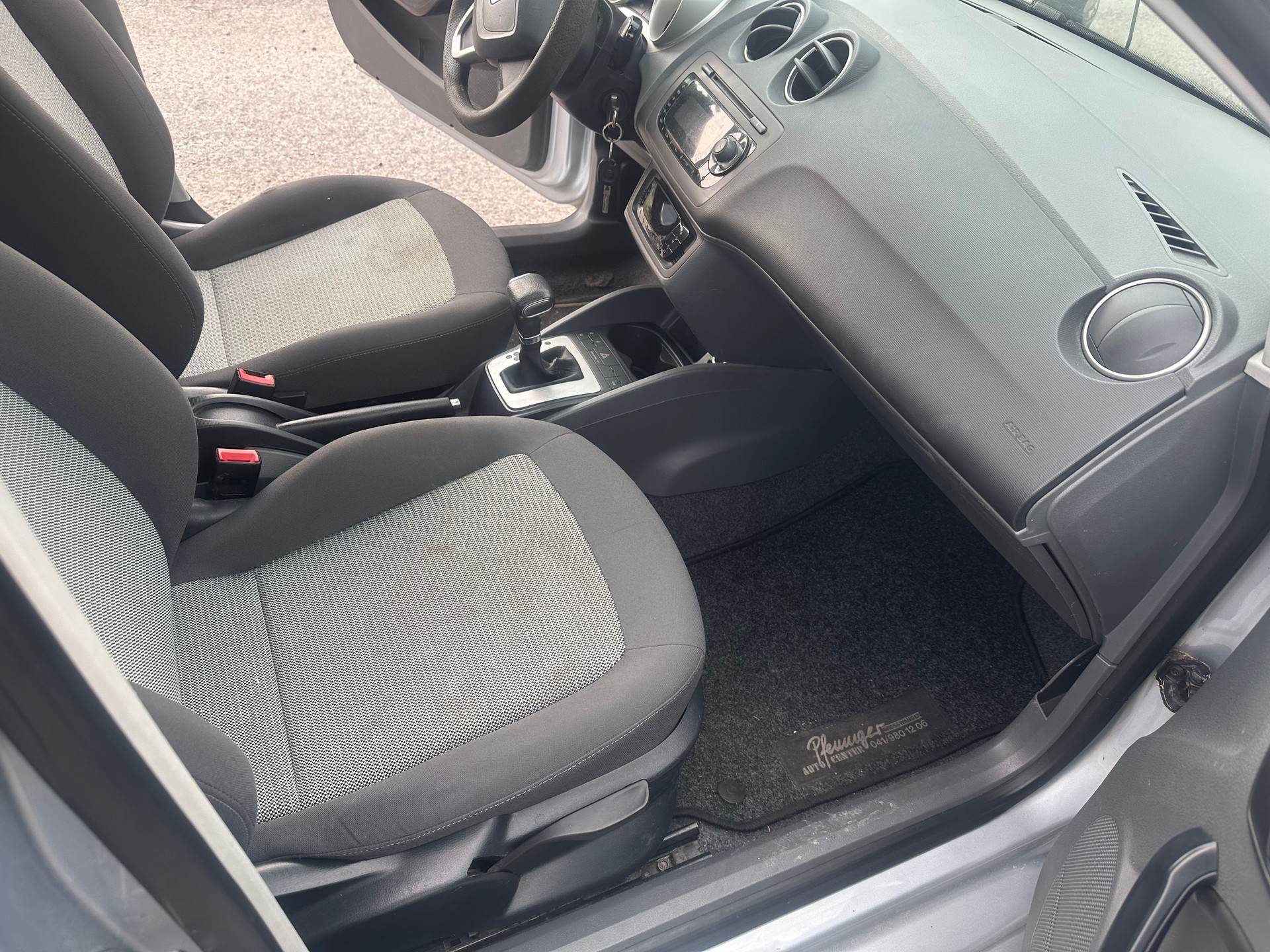 SEAT Ibiza 1.6 Style DSG-image-7
