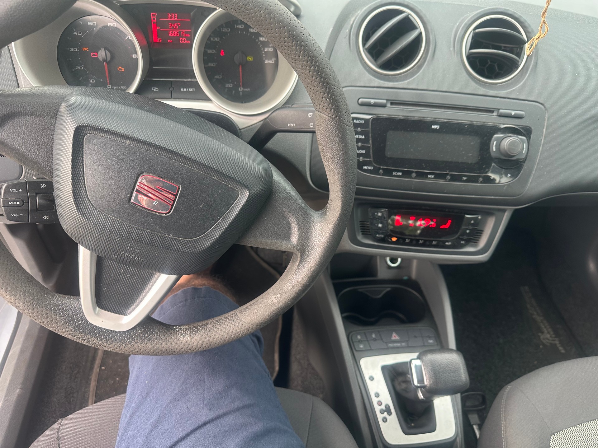 SEAT Ibiza 1.6 Style DSG-image-9