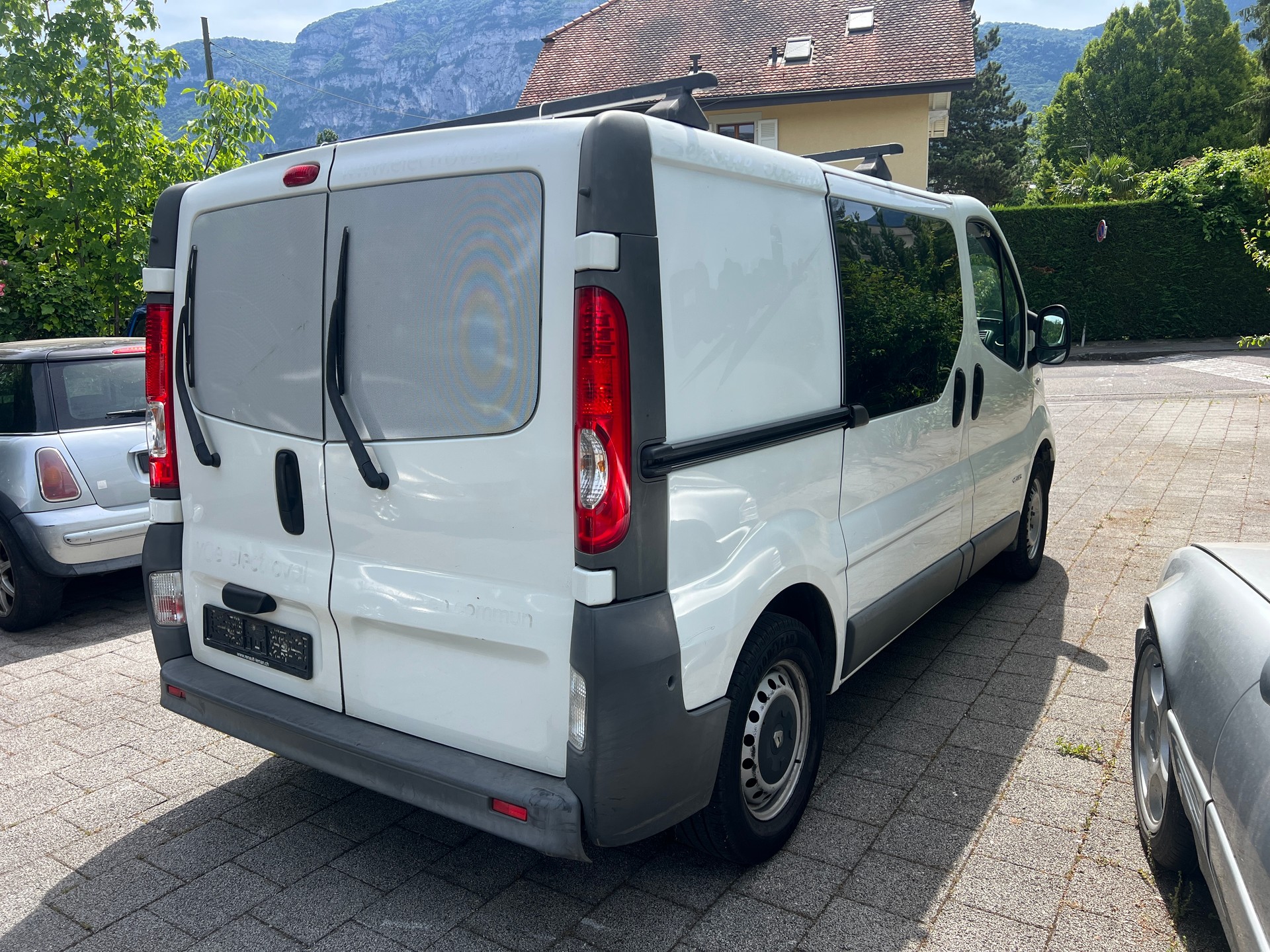 RENAULT Trafic 2.0 dCi 115 2.9t L2H1-image-3